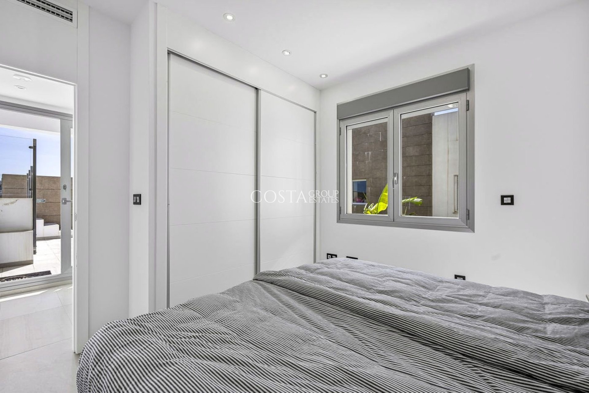 Resale - Villa -
Guardamar del Segura - Guardamar del Segura Centro