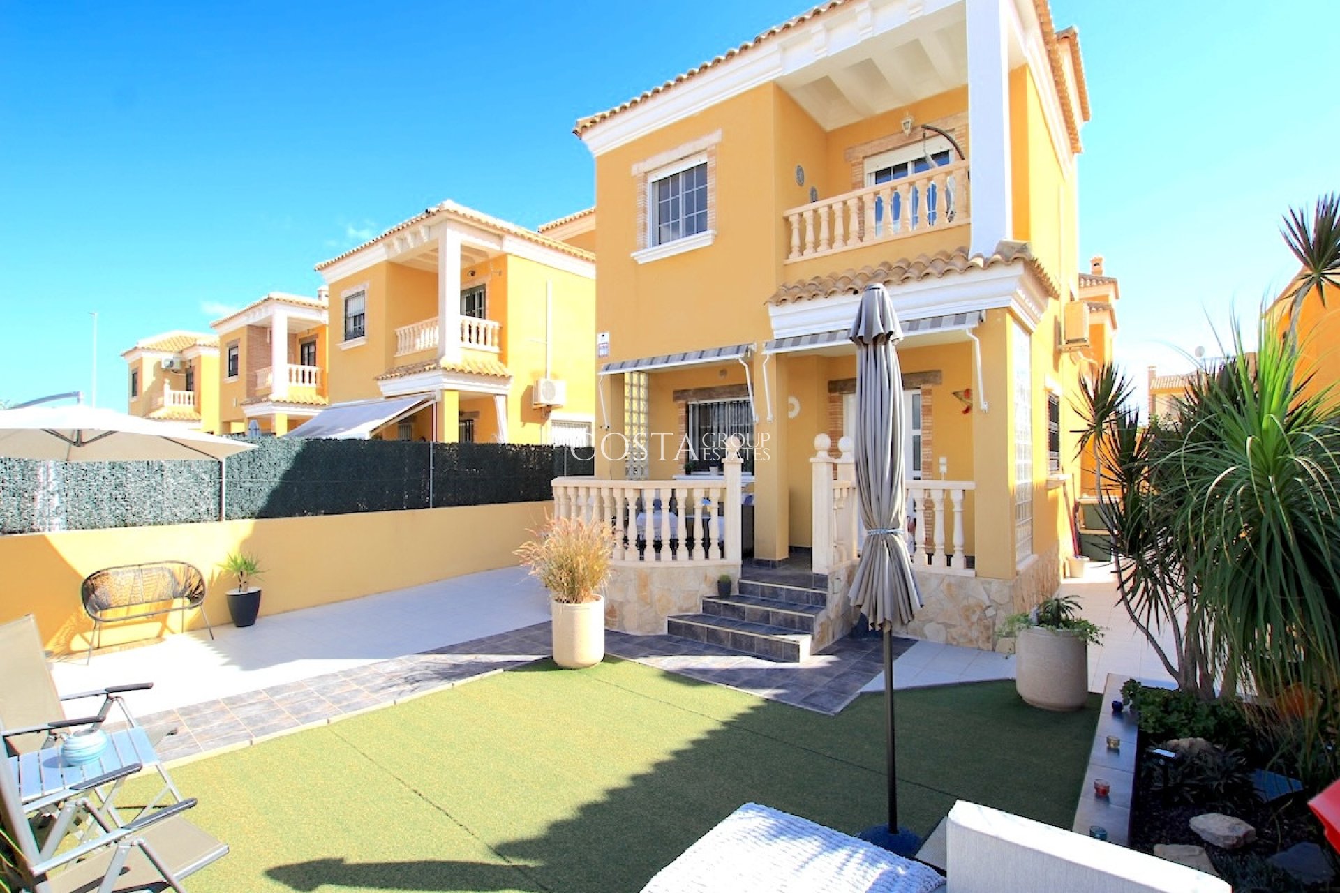 Resale - Villa -
Guardamar del Segura - Guardamar del Segura Centro