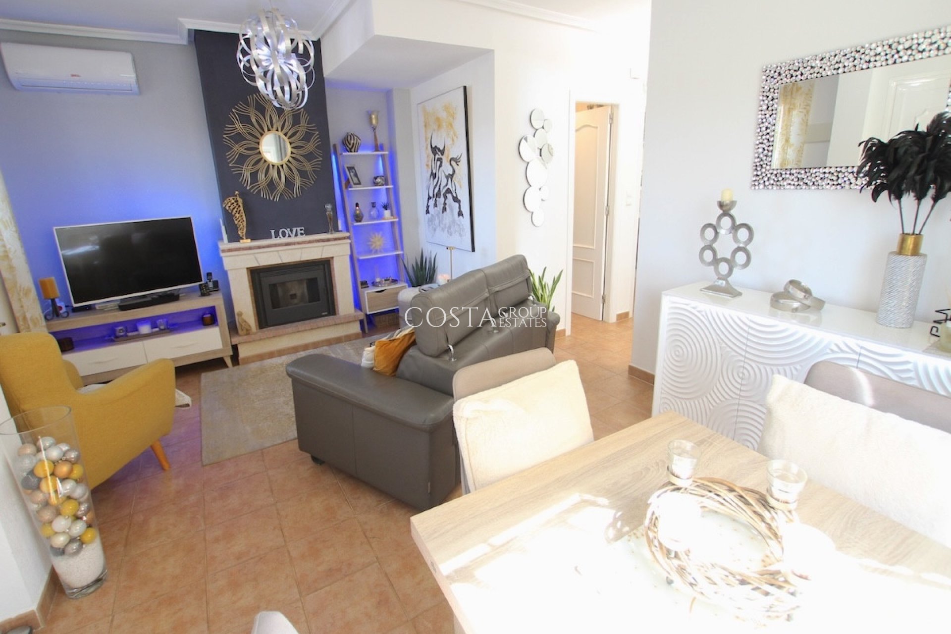 Resale - Villa -
Guardamar del Segura - Guardamar del Segura Centro