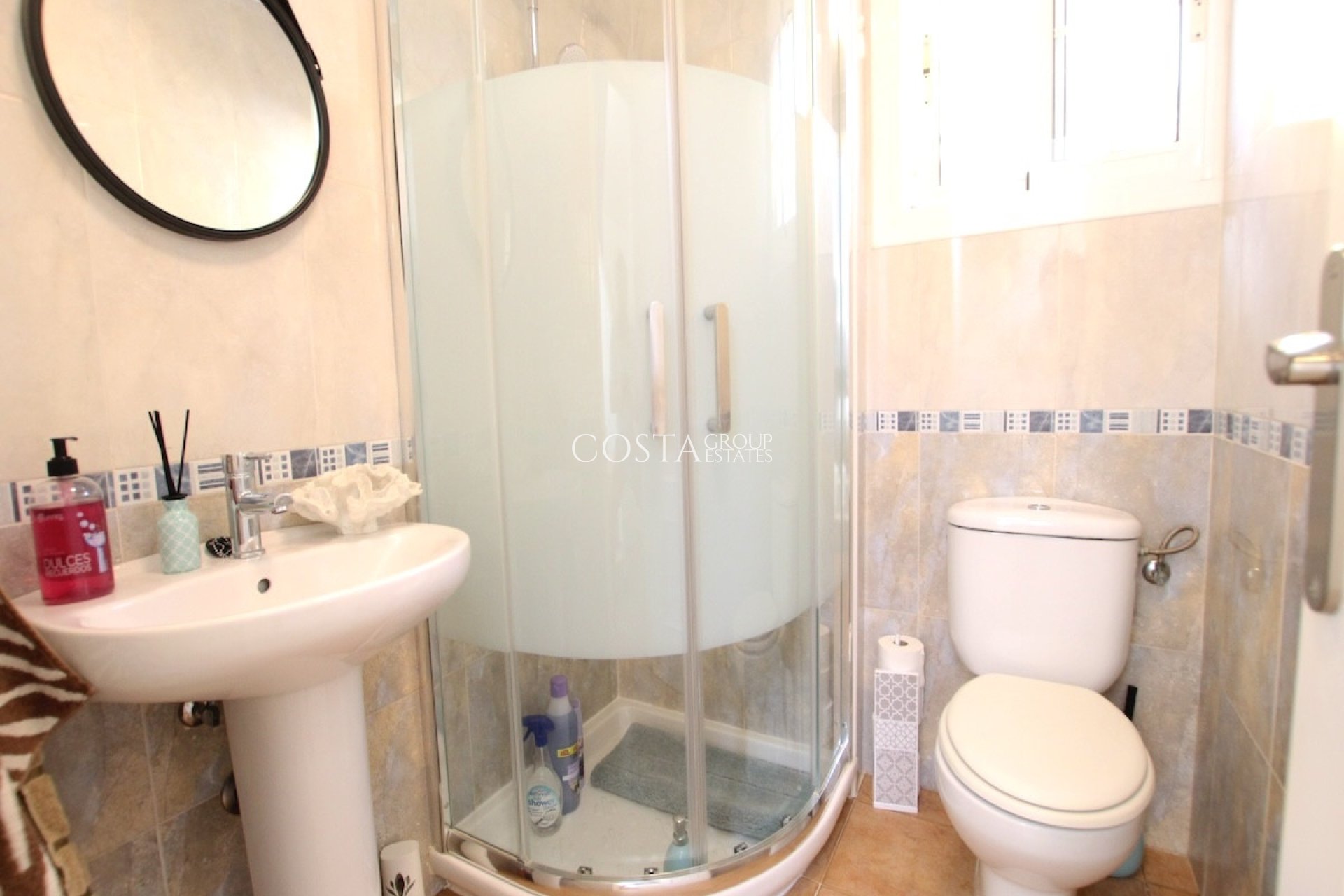 Resale - Villa -
Guardamar del Segura - Guardamar del Segura Centro