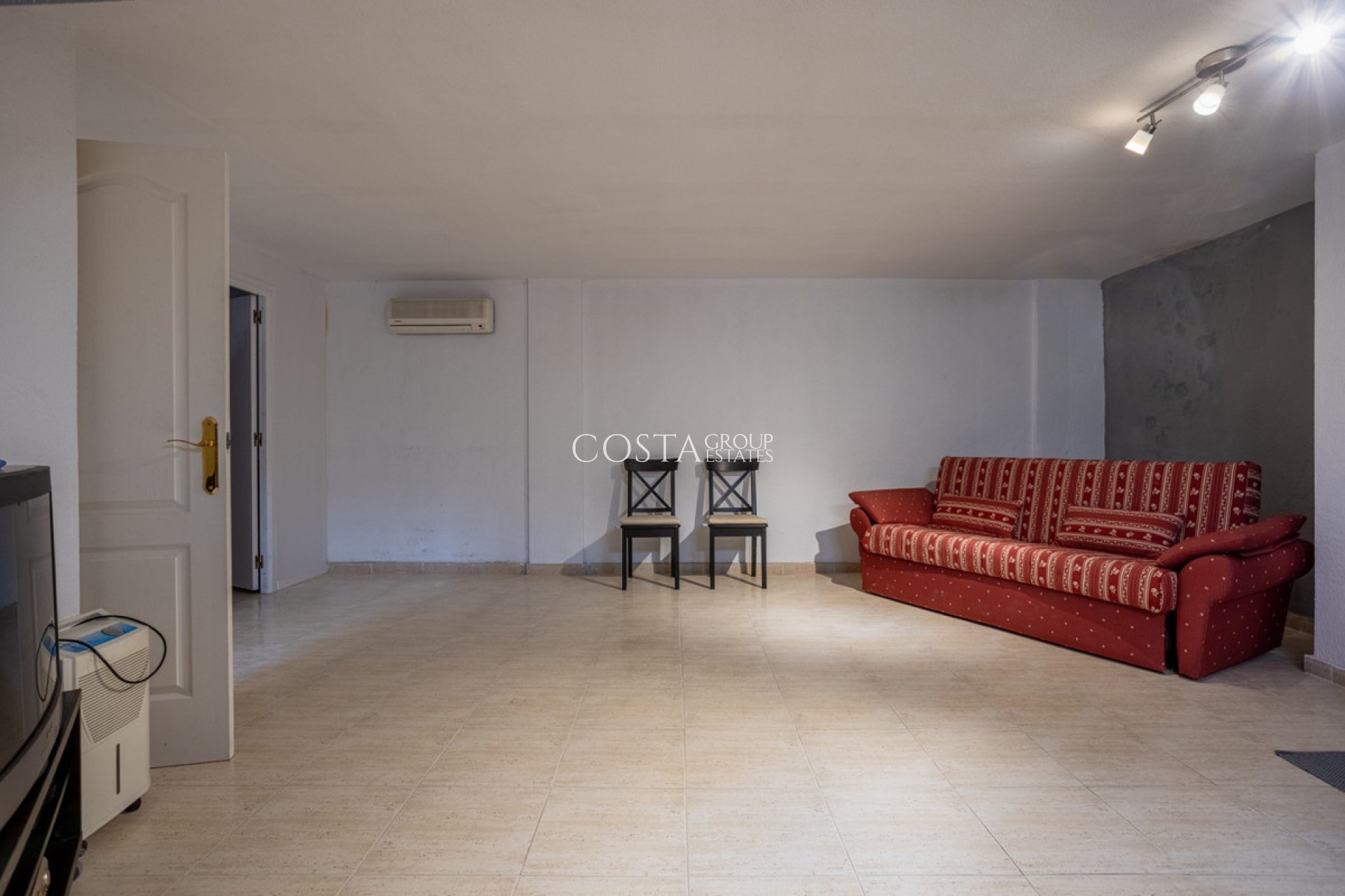 Resale - Villa -
Guardamar del Segura - Guardamar del Segura Centro