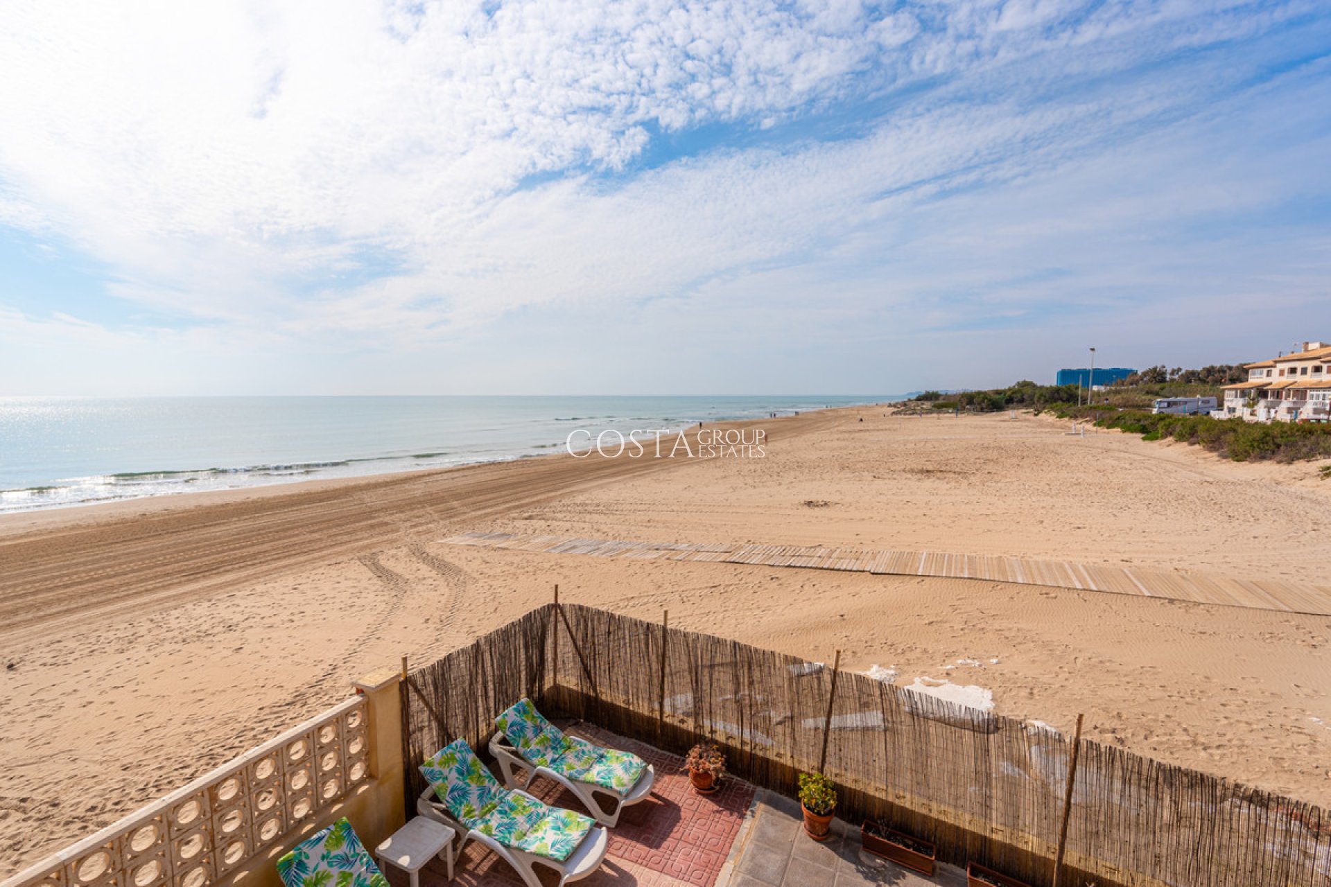 Resale - Villa -
Guardamar del Segura - Guardamar del Segura Centro