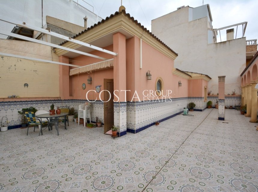 Resale - Villa -
Guardamar del Segura - Guardamar del Segura Centro