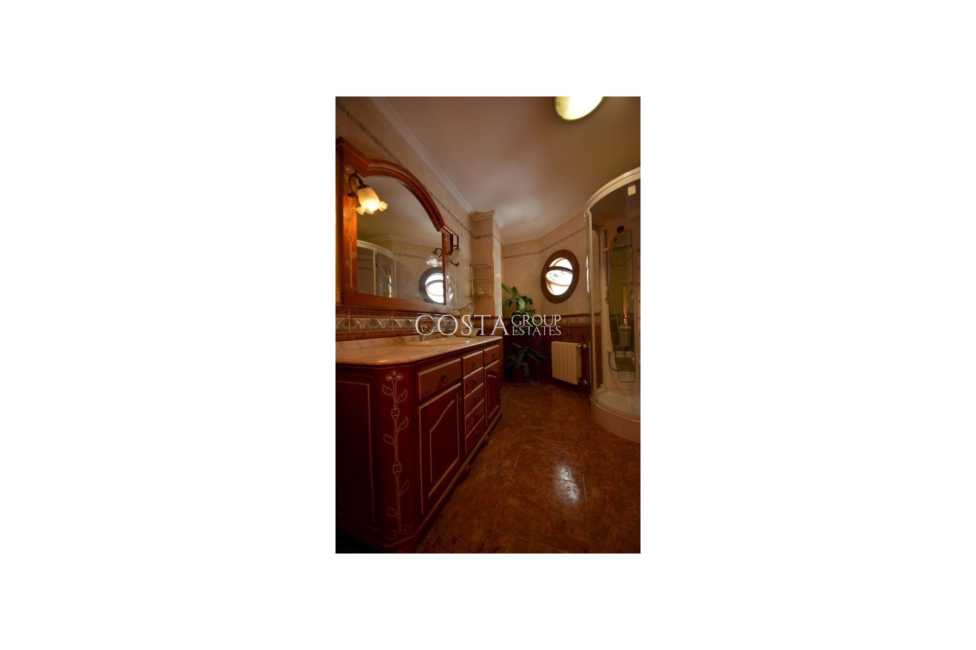 Resale - Villa -
Guardamar del Segura - Guardamar del Segura Centro