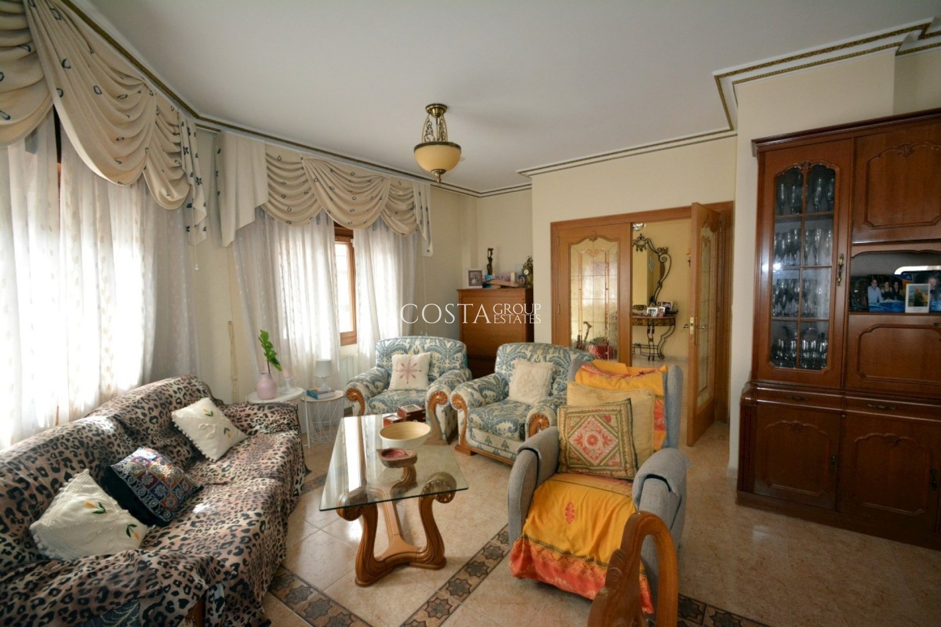 Resale - Villa -
Guardamar del Segura - Guardamar del Segura Centro