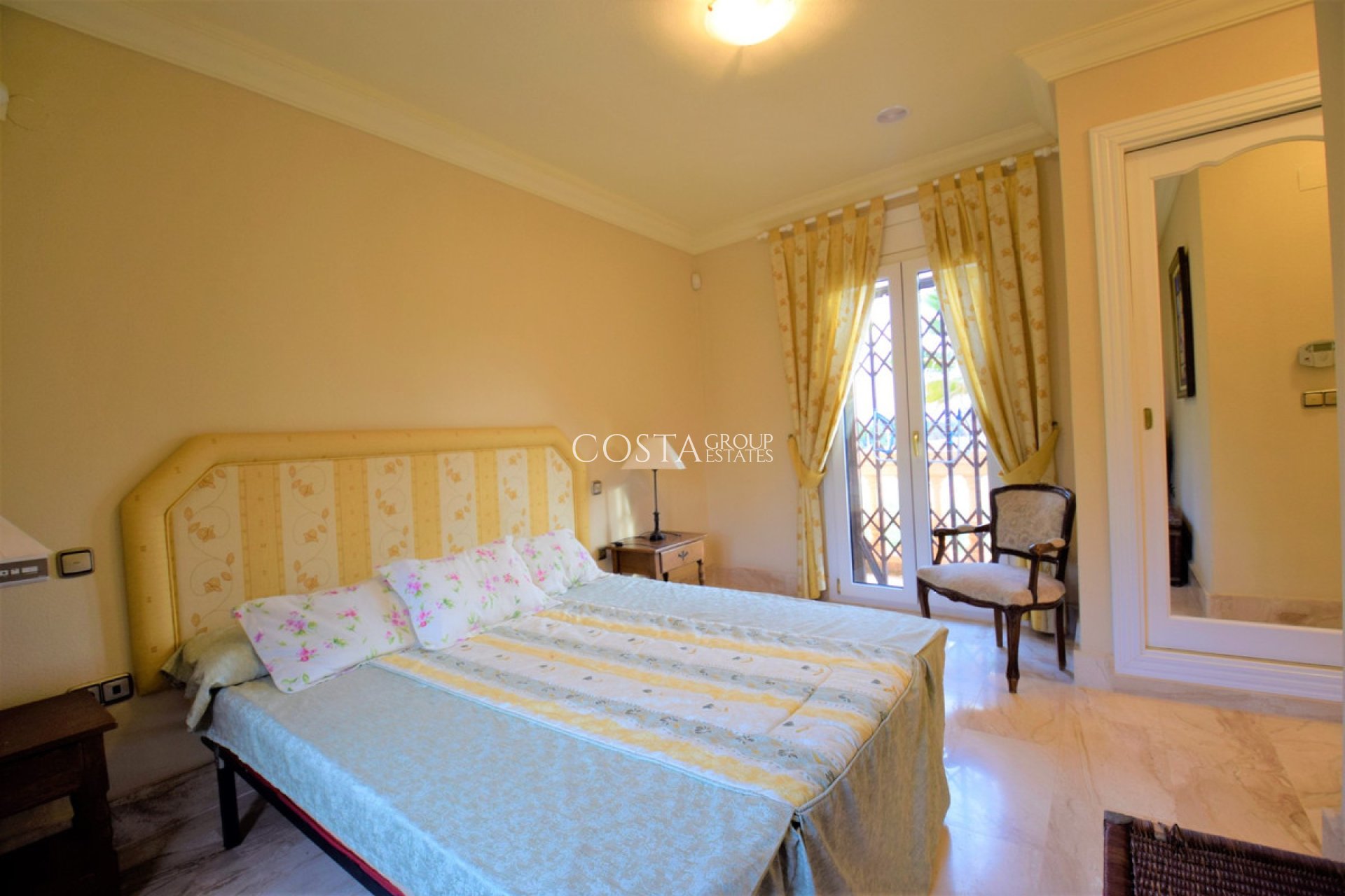 Resale - Villa -
Guardamar del Segura - Guardamar del Segura Centro