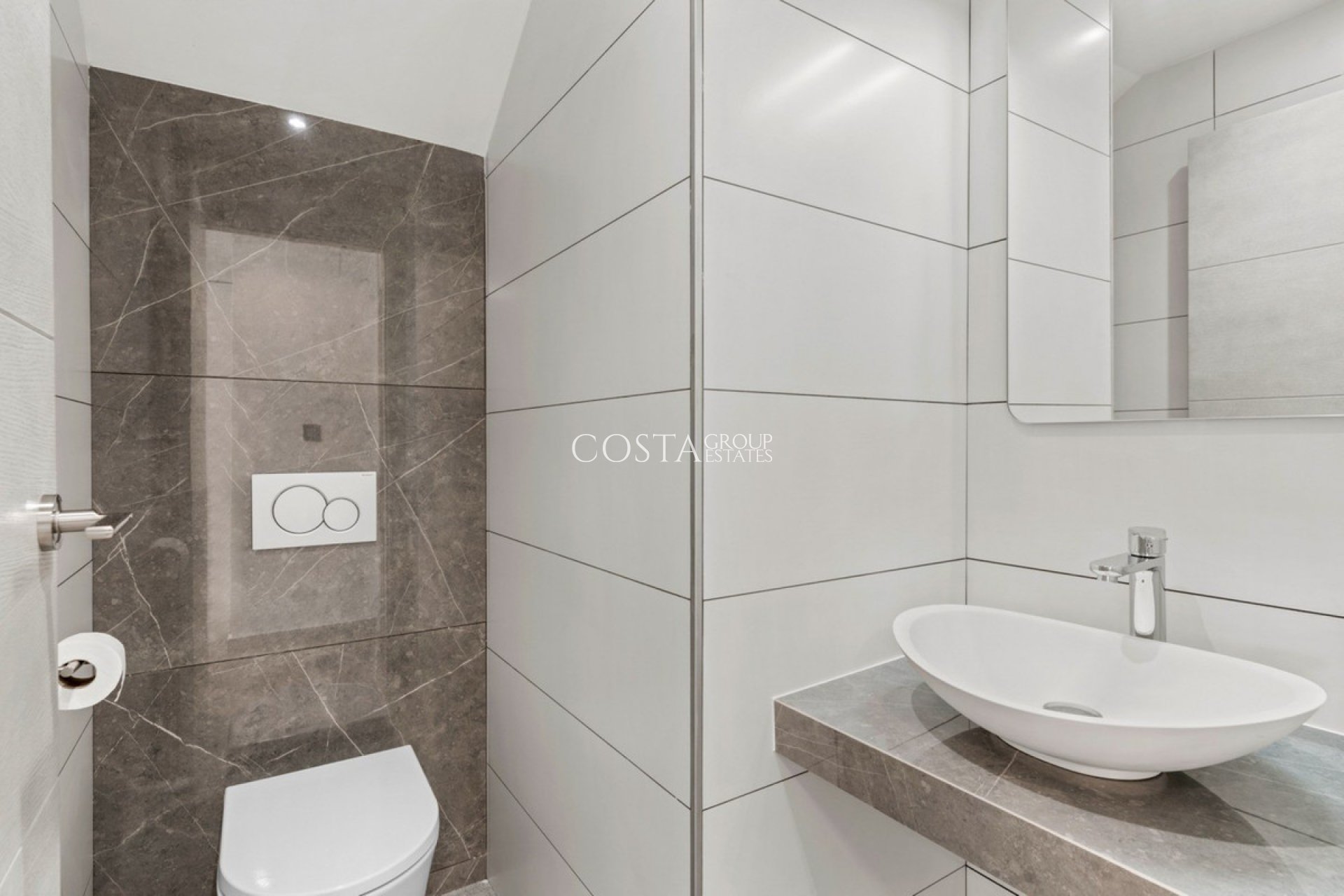 Resale - Villa -
Guardamar del Segura - Guardamar del Segura Centro