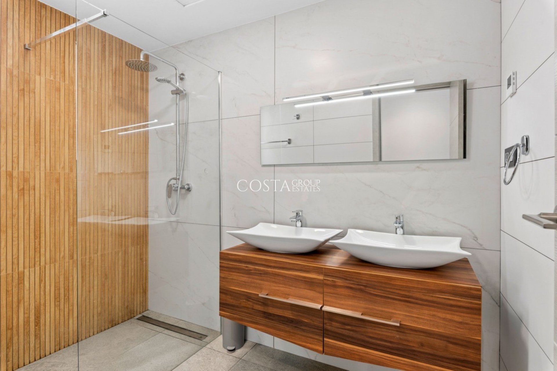 Resale - Villa -
Guardamar del Segura - Guardamar del Segura Centro