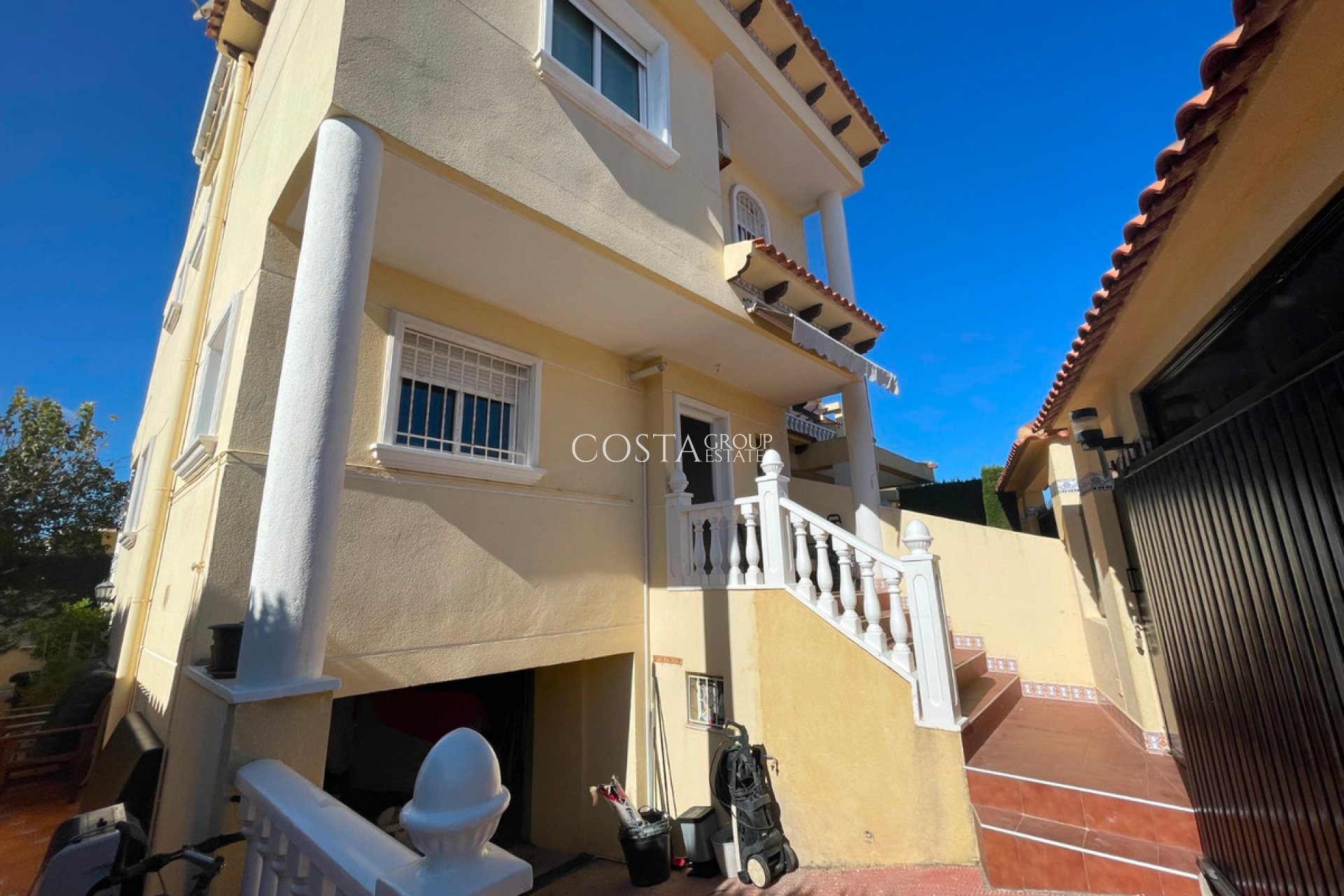 Resale - Villa -
Guardamar del Segura - Guardamar del Segura Centro