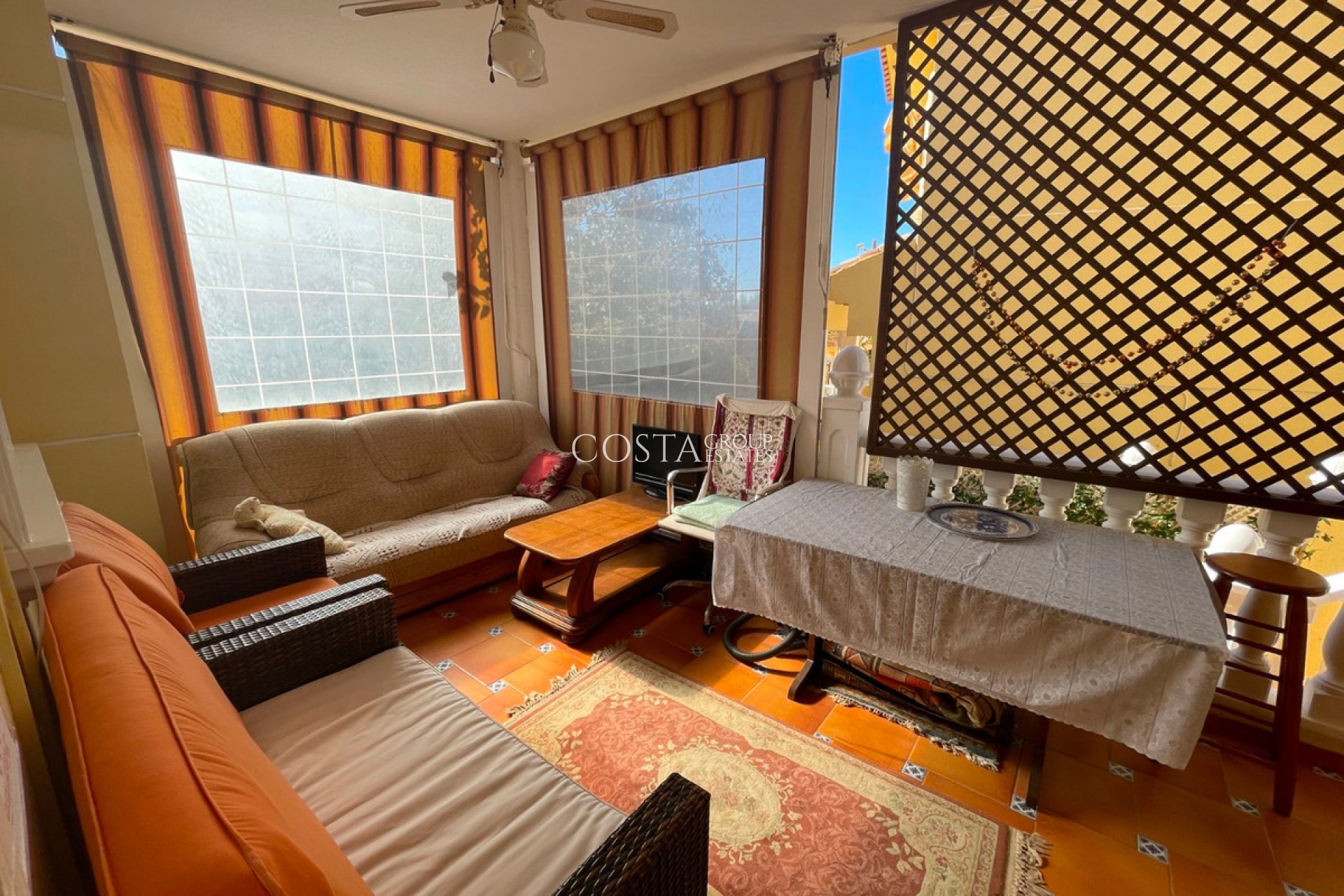 Resale - Villa -
Guardamar del Segura - Guardamar del Segura Centro