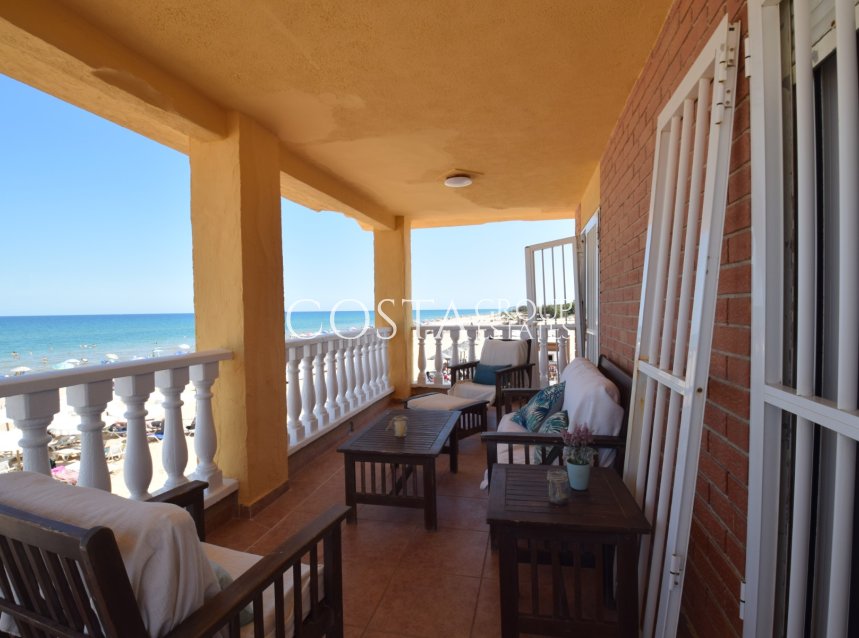 Resale - Villa -
Guardamar del Segura