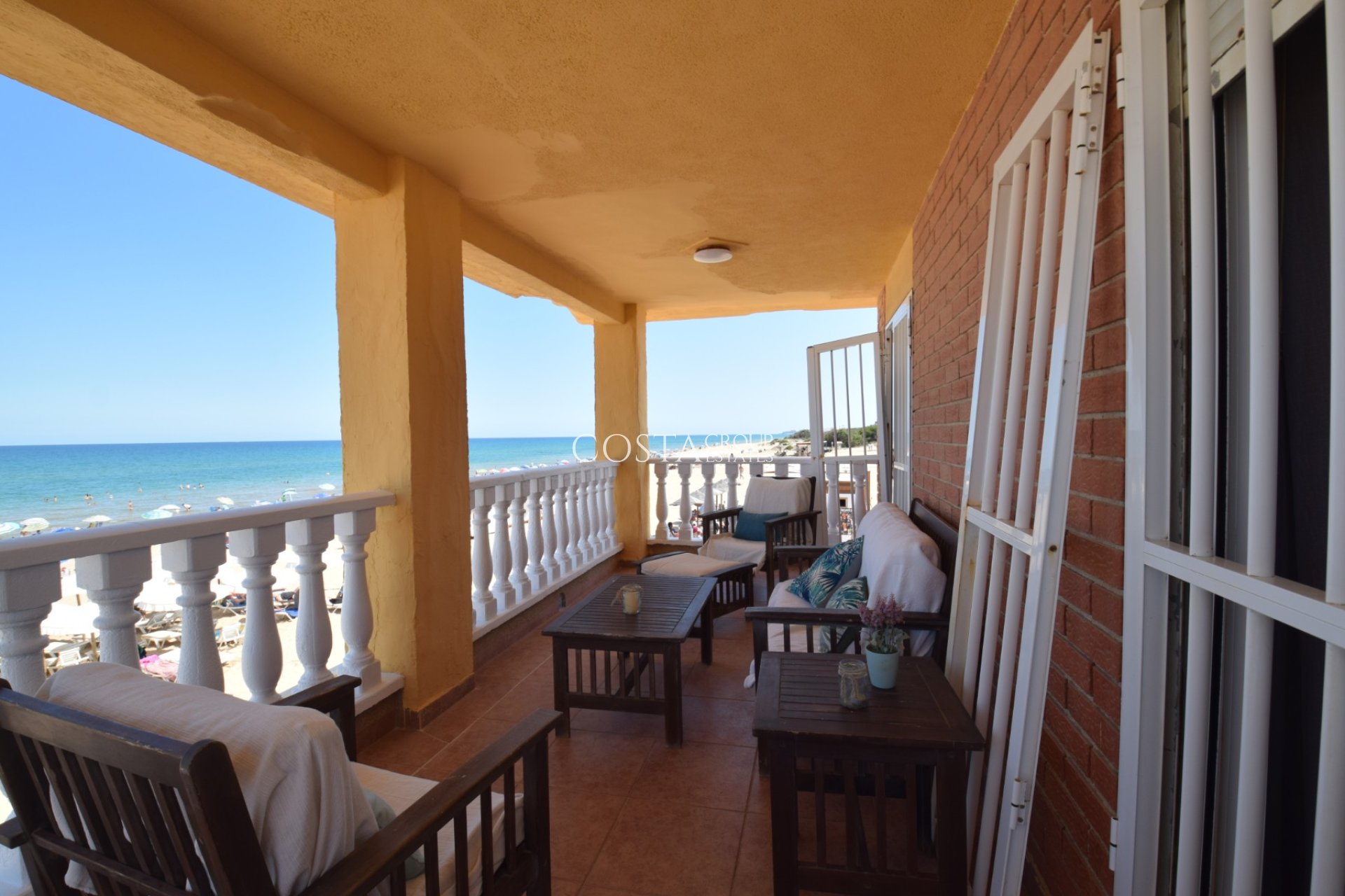 Resale - Villa -
Guardamar del Segura