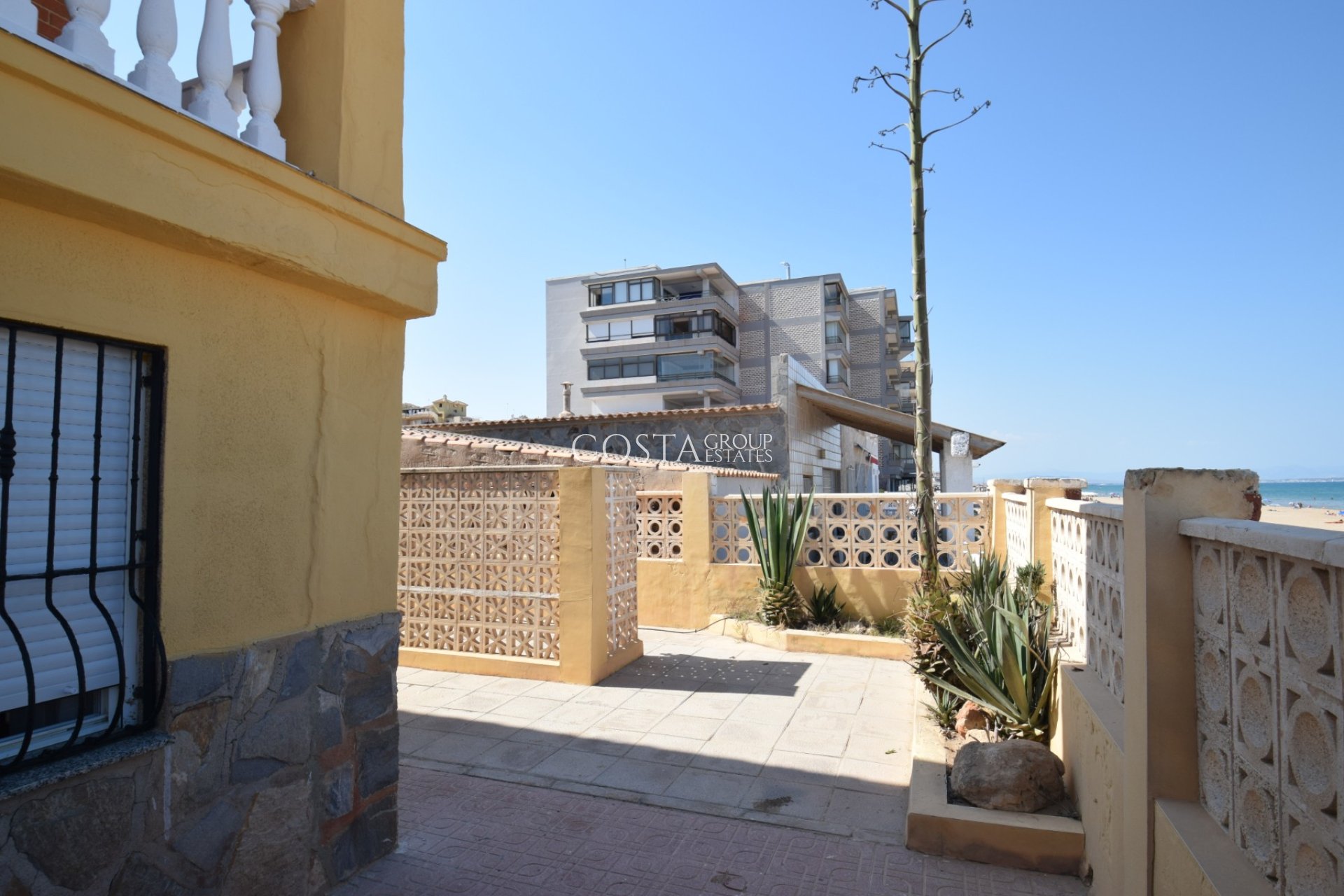Resale - Villa -
Guardamar del Segura