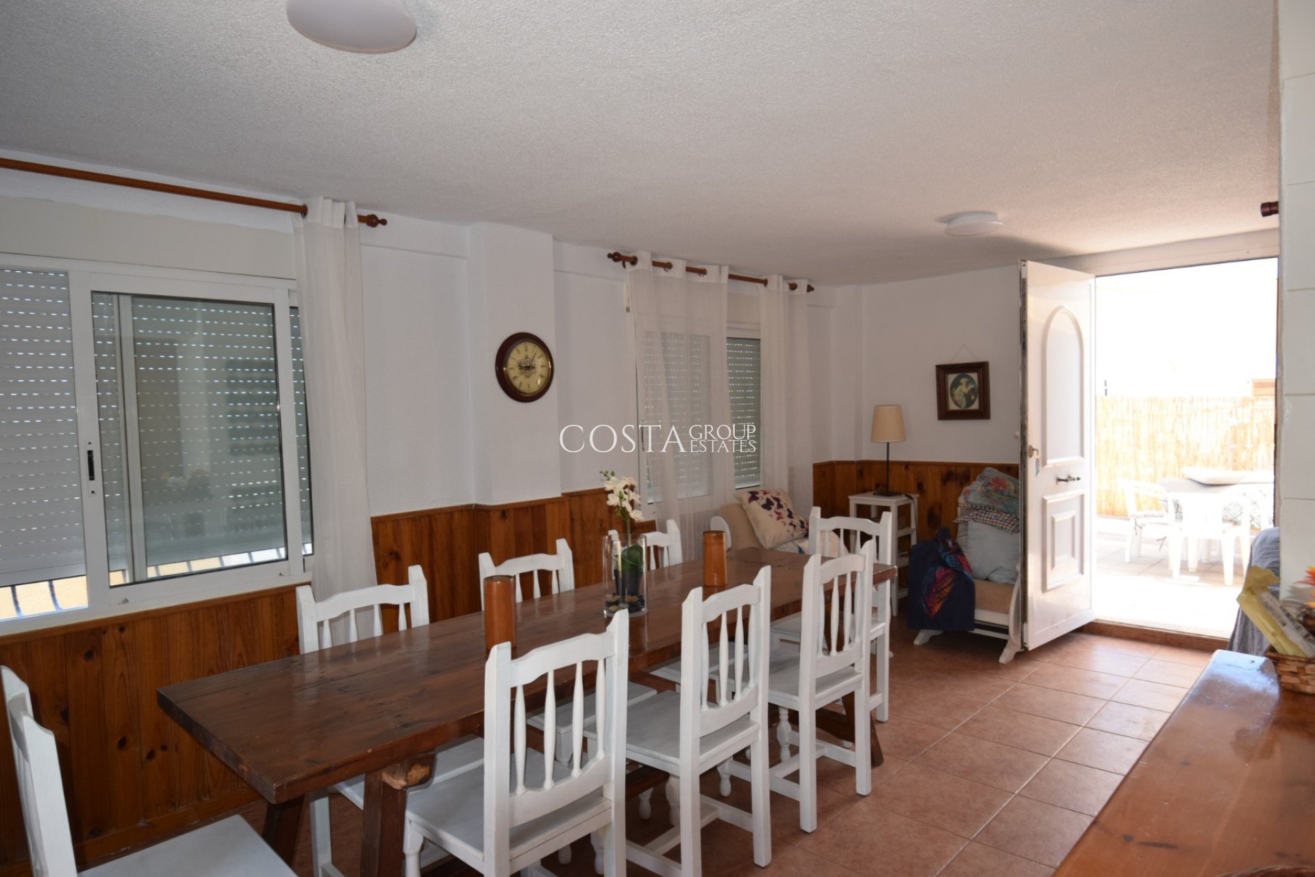Resale - Villa -
Guardamar del Segura