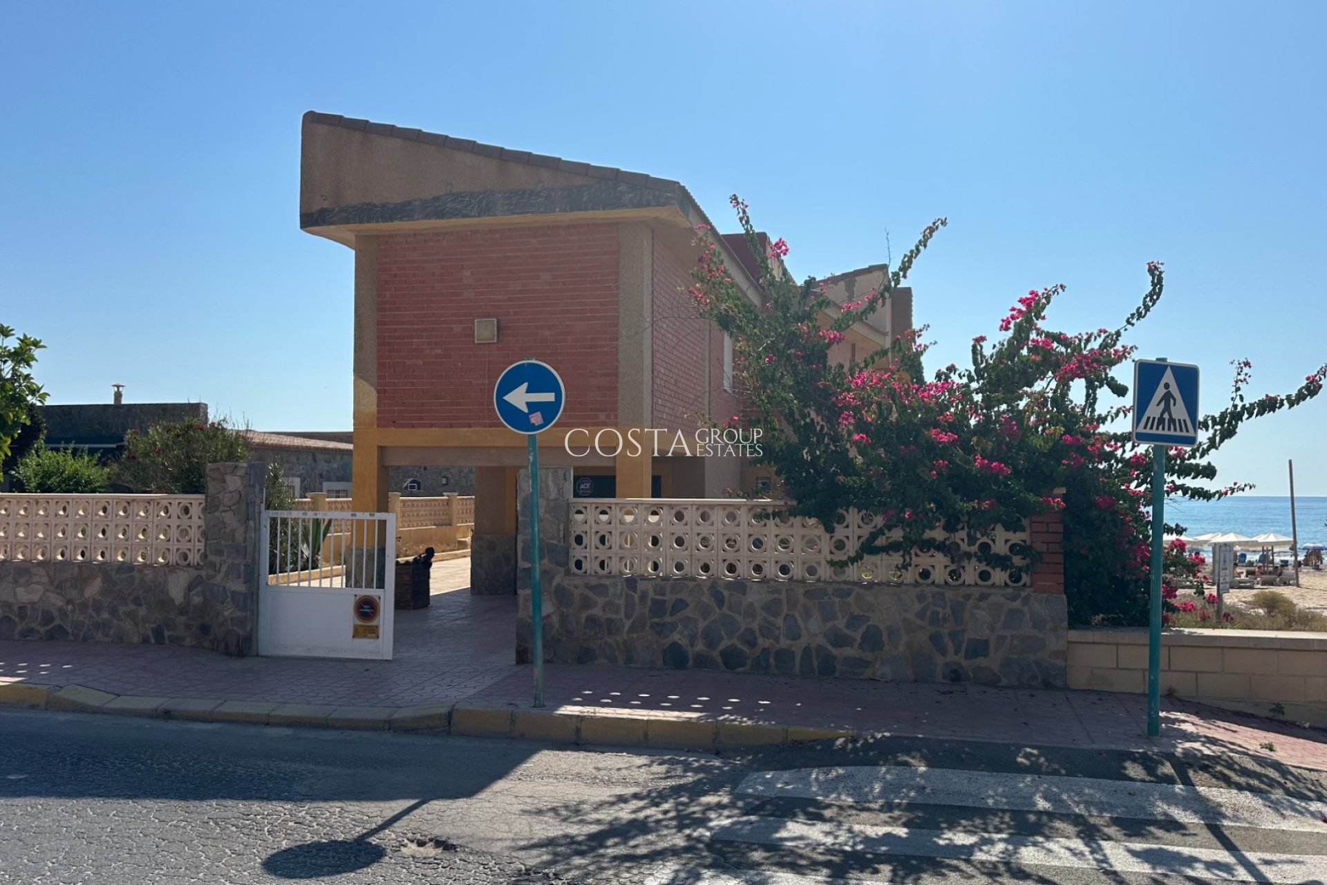 Resale - Villa -
Guardamar del Segura