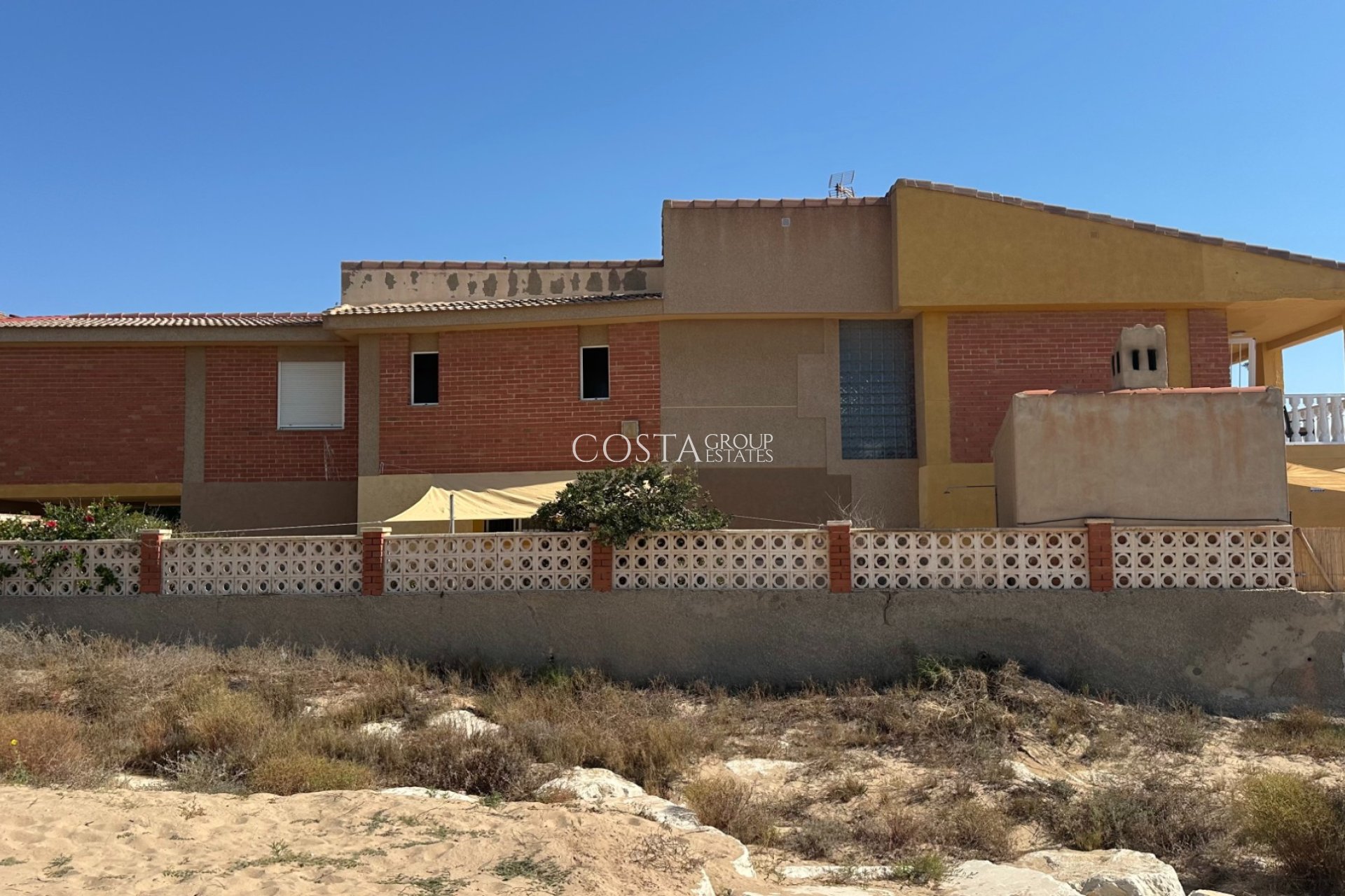 Resale - Villa -
Guardamar del Segura