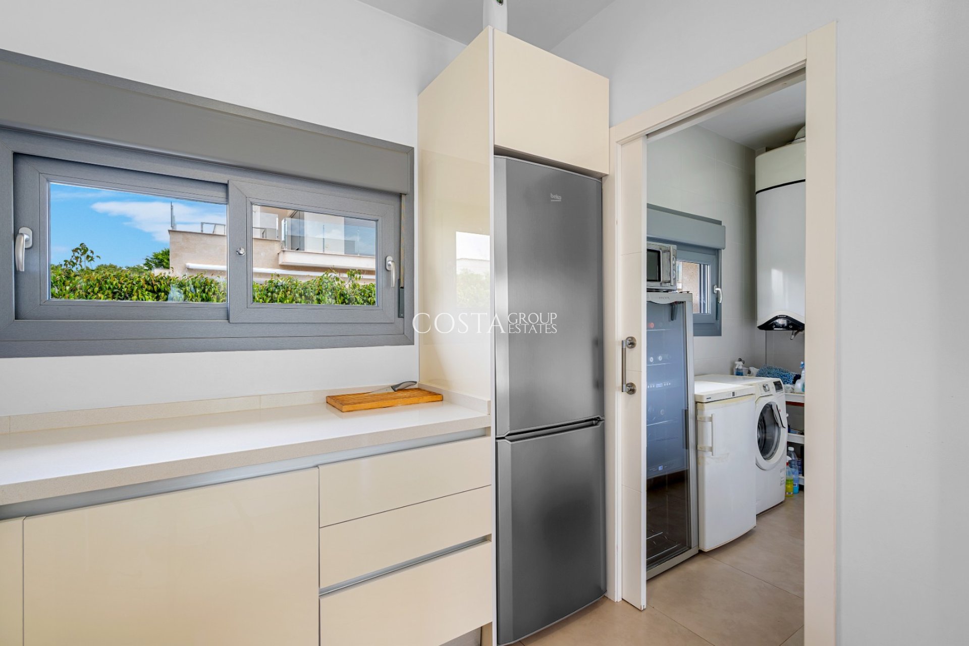 Resale - Villa -
Jacarilla - Vistabella