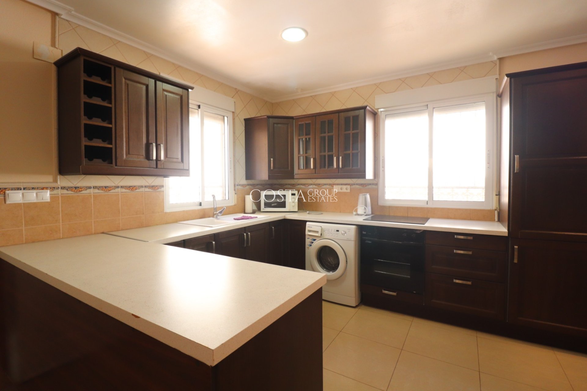 Resale - Villa -
La Marina - La Escuera