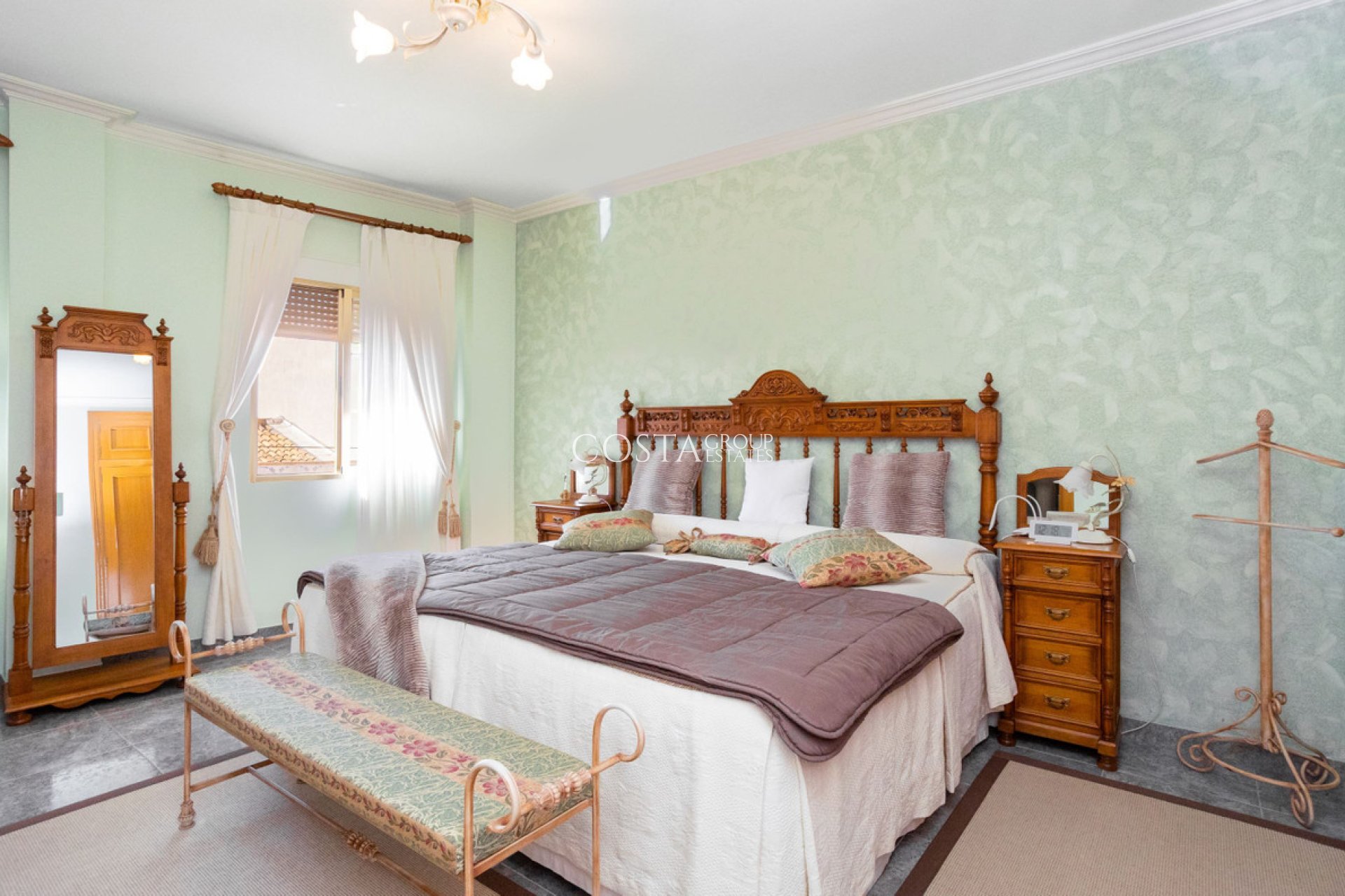 Resale - Villa -
La Union - La Union Centro