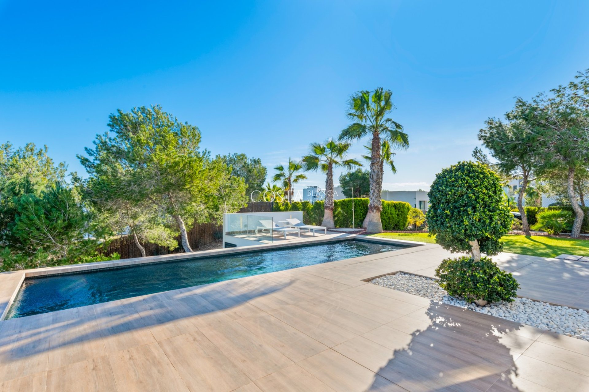 Resale - Villa -
Las Colinas Golf Resort - Las Colinas golf