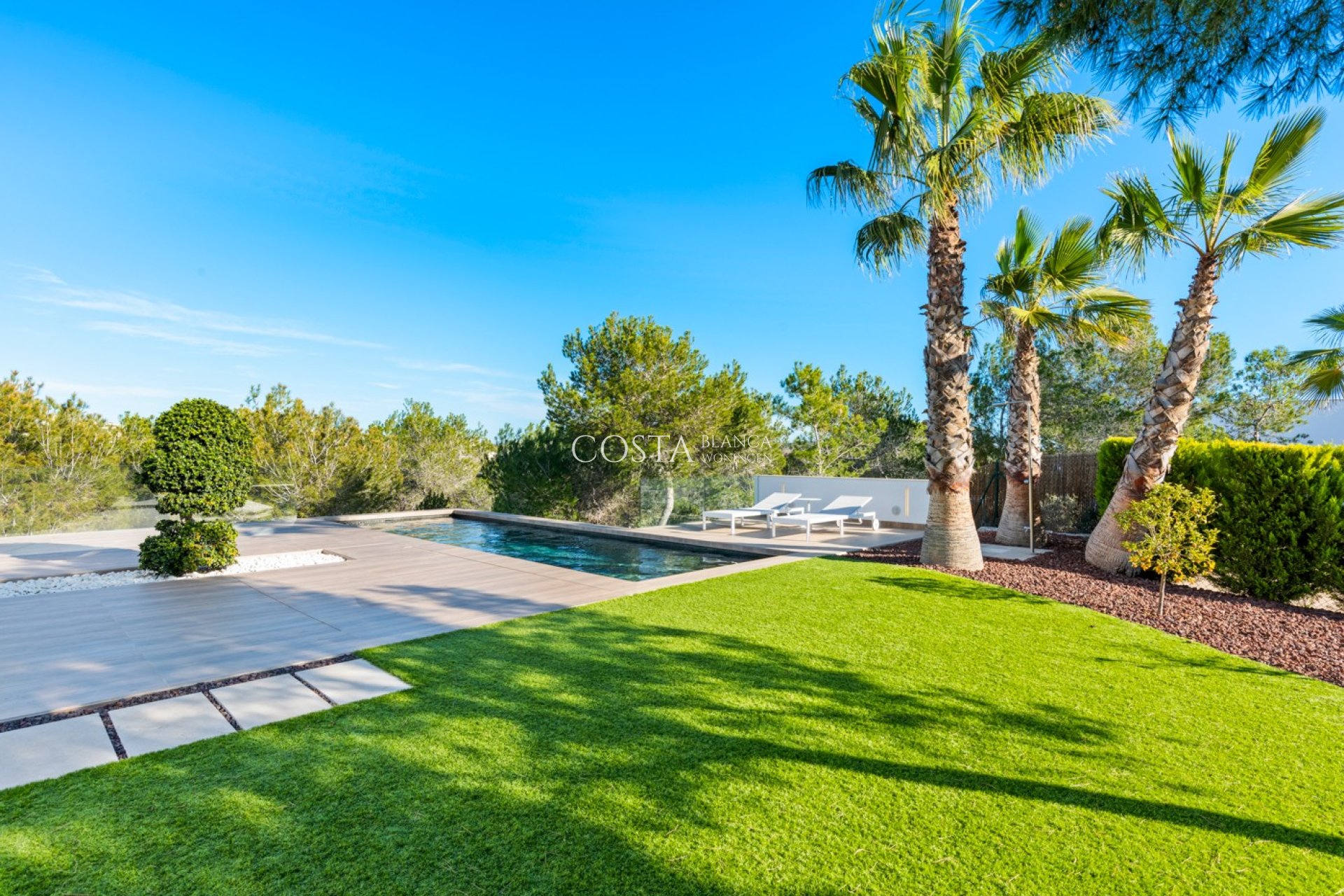 Resale - Villa -
Las Colinas Golf Resort - Las Colinas golf