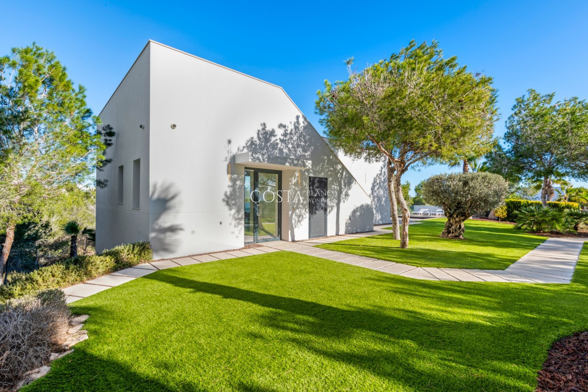 Resale - Villa -
Las Colinas Golf Resort - Las Colinas golf