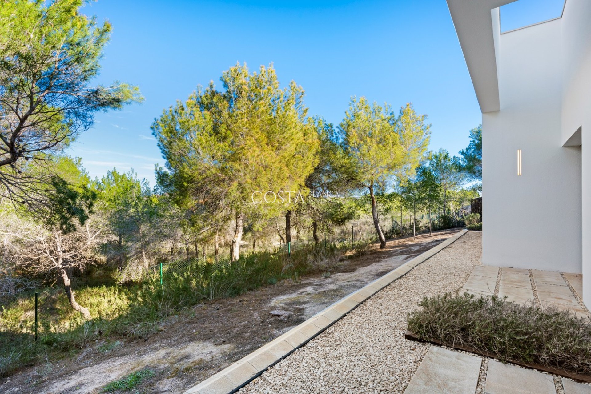 Resale - Villa -
Las Colinas Golf Resort - Las Colinas golf