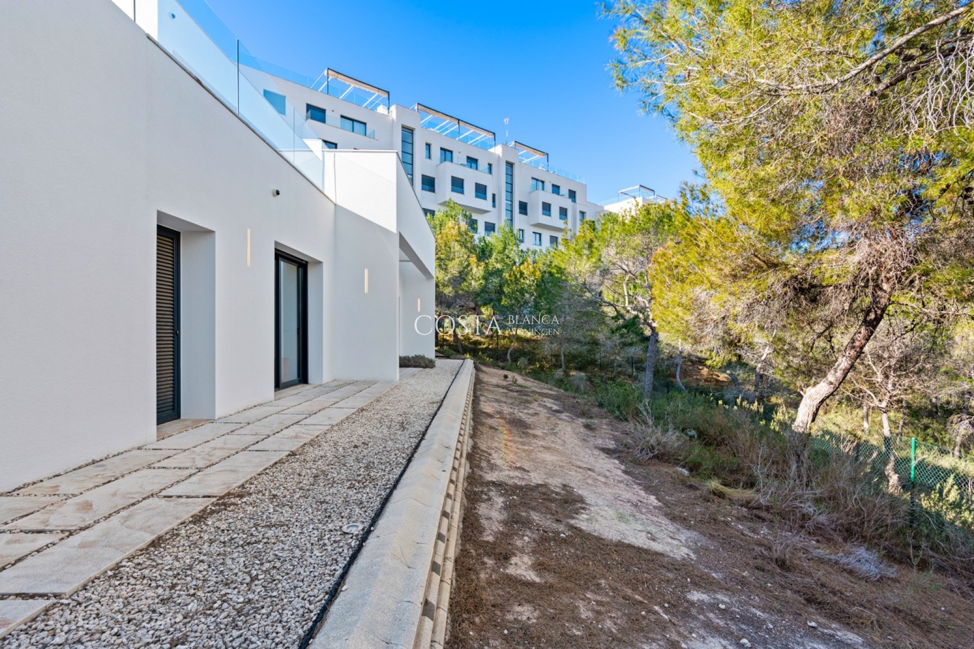 Resale - Villa -
Las Colinas Golf Resort - Las Colinas golf