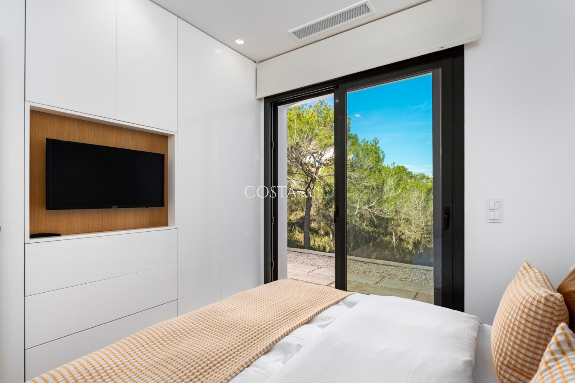 Resale - Villa -
Las Colinas Golf Resort - Las Colinas golf