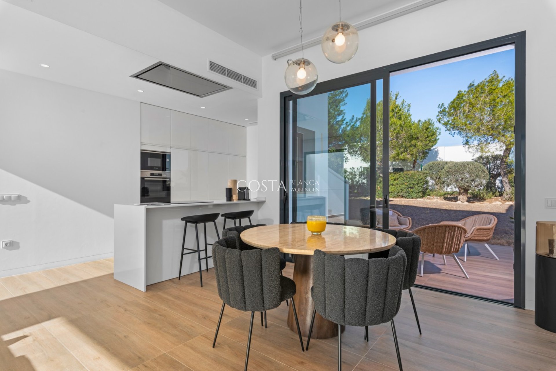 Resale - Villa -
Las Colinas Golf Resort - Las Colinas golf