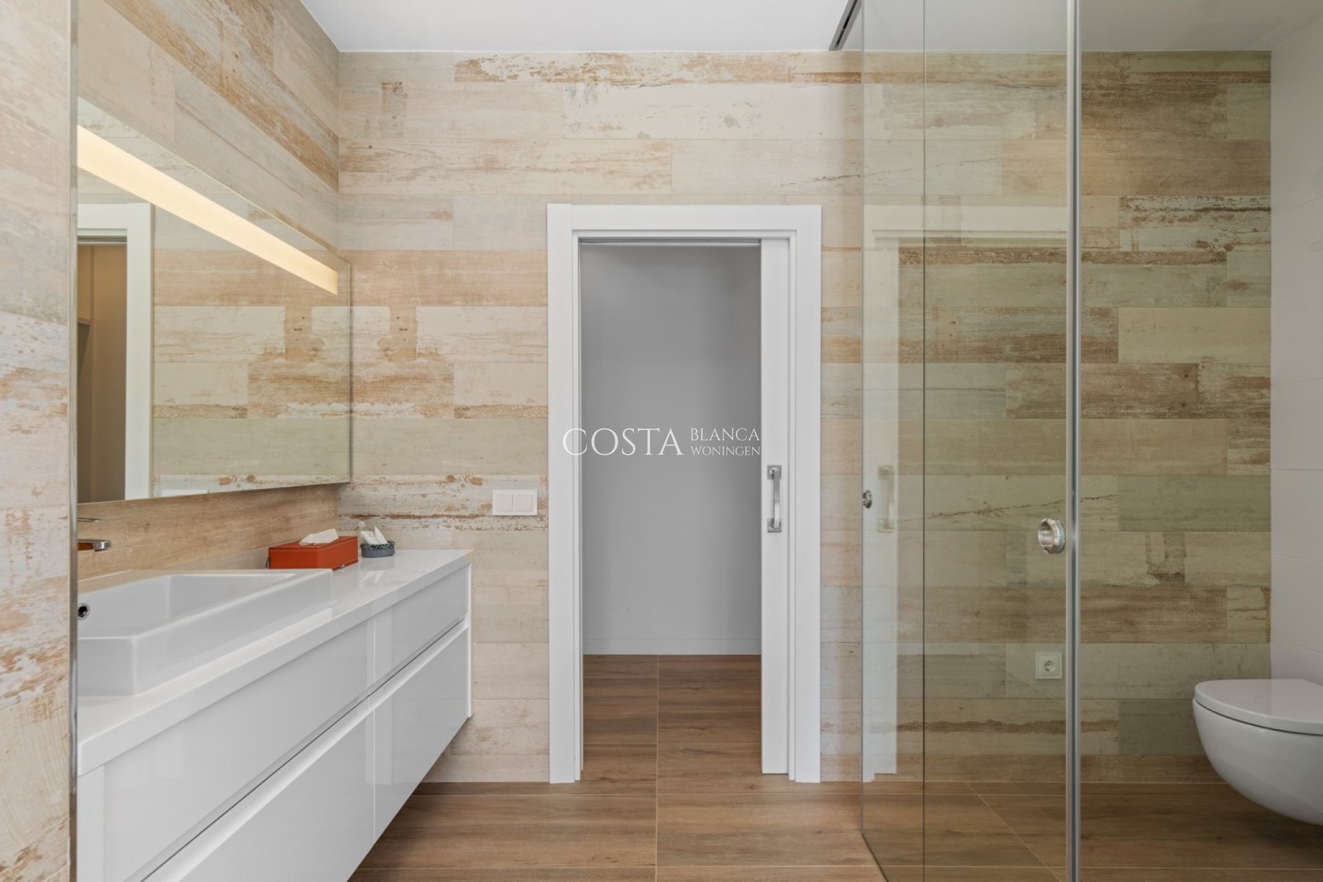Resale - Villa -
Las Colinas Golf Resort - Las Colinas golf