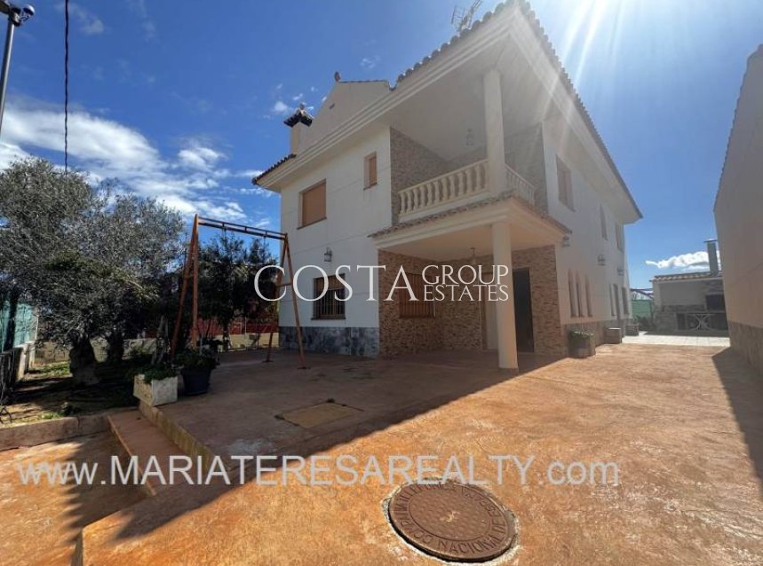 Resale - Villa -
Los Alcazares - La Bahia Bella