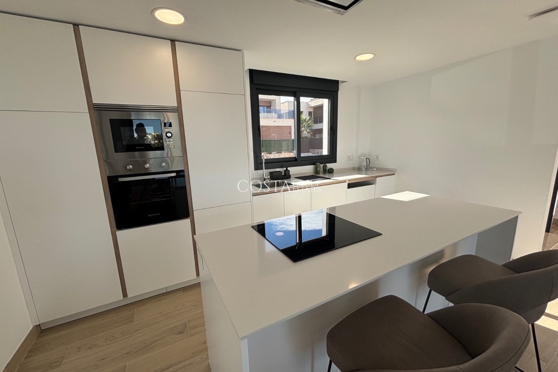 Resale - Villa -
Los Alcazares - Roda