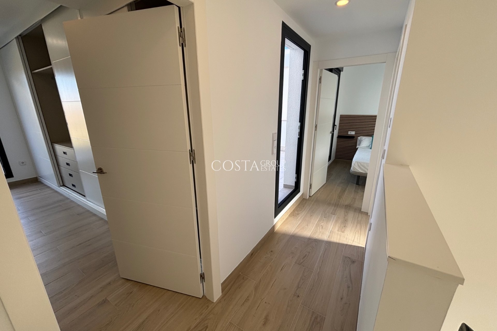 Resale - Villa -
Los Alcazares - Roda