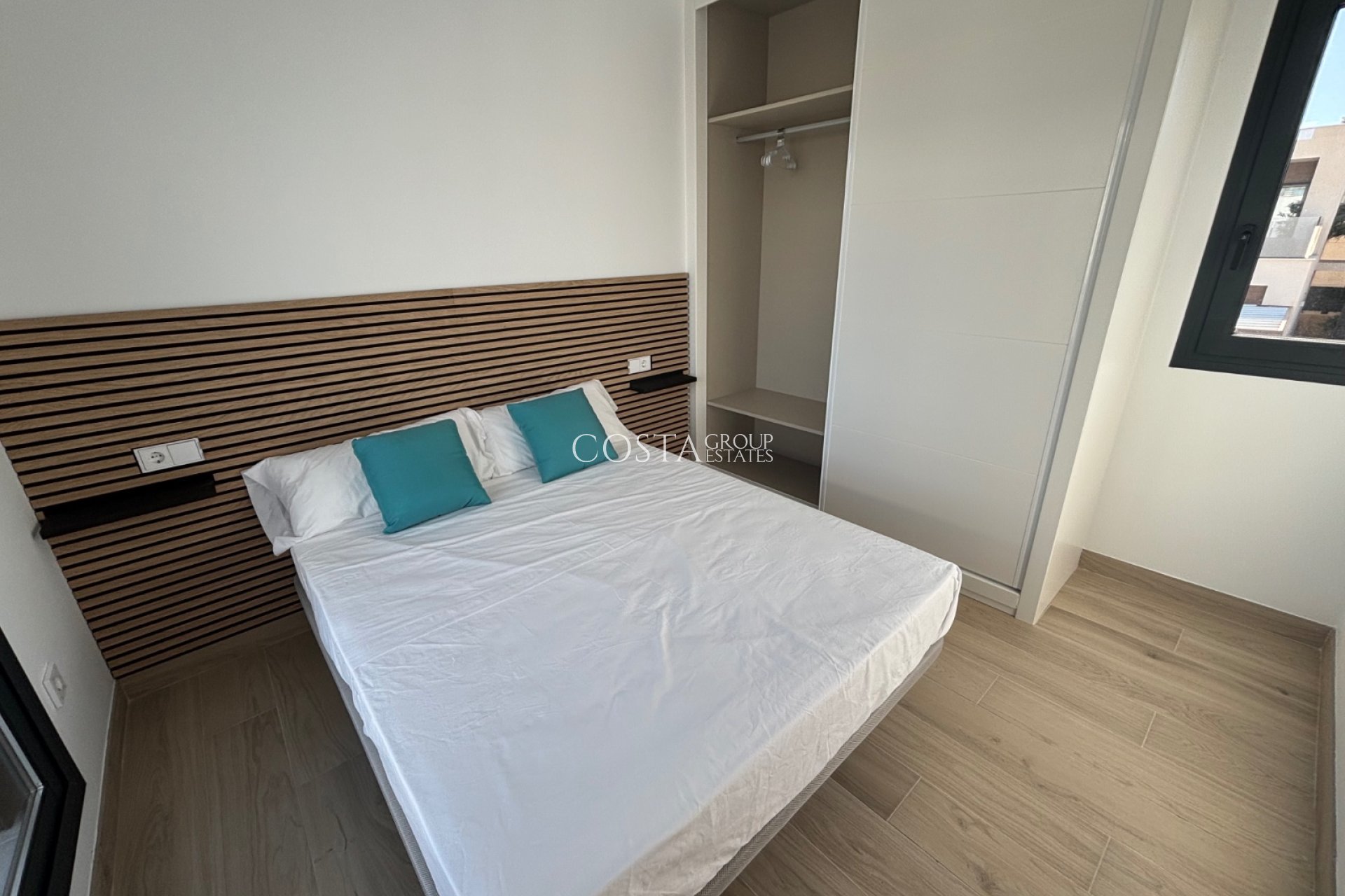 Resale - Villa -
Los Alcazares - Roda