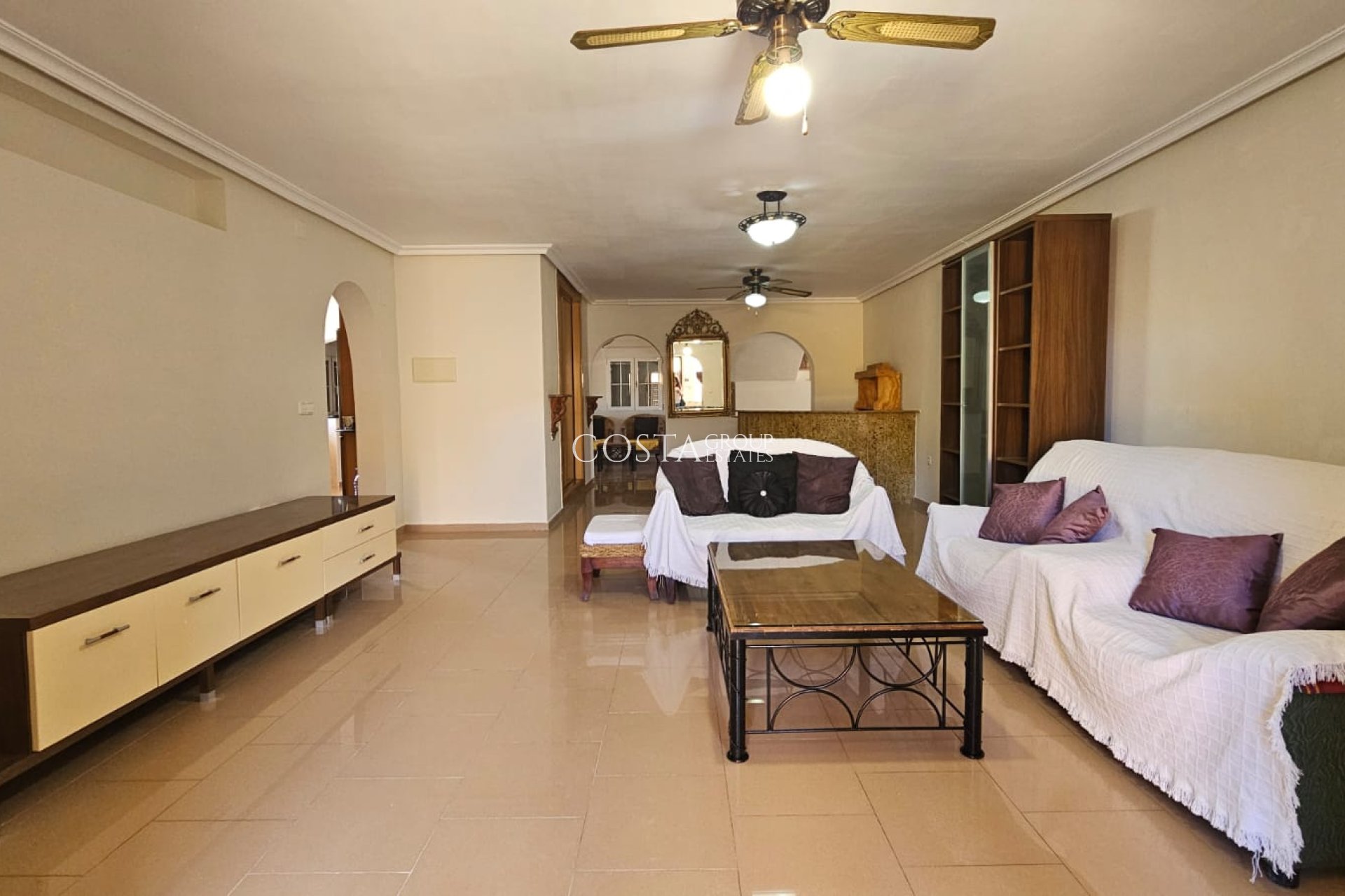 Resale - Villa -
Los Alcazares