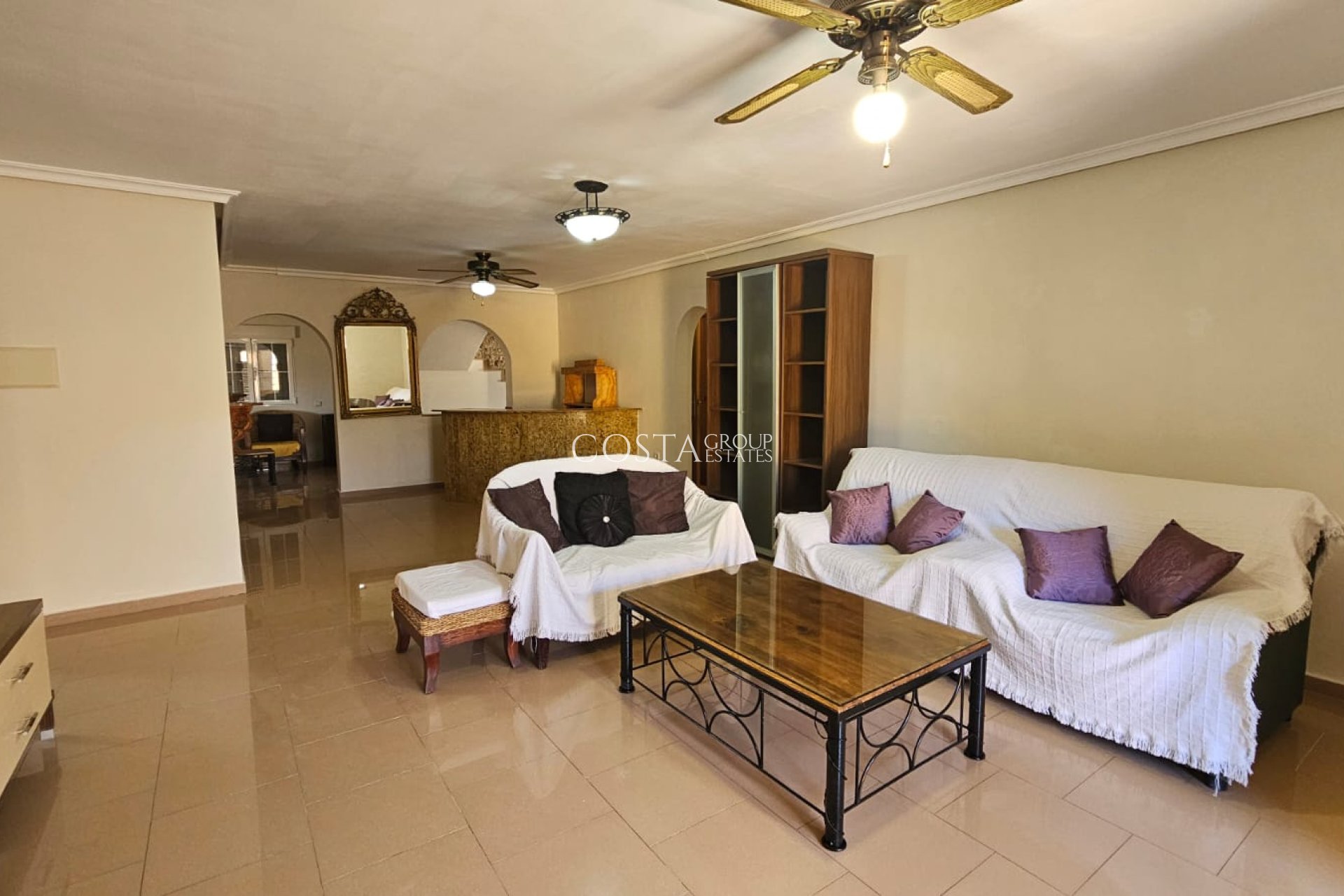 Resale - Villa -
Los Alcazares