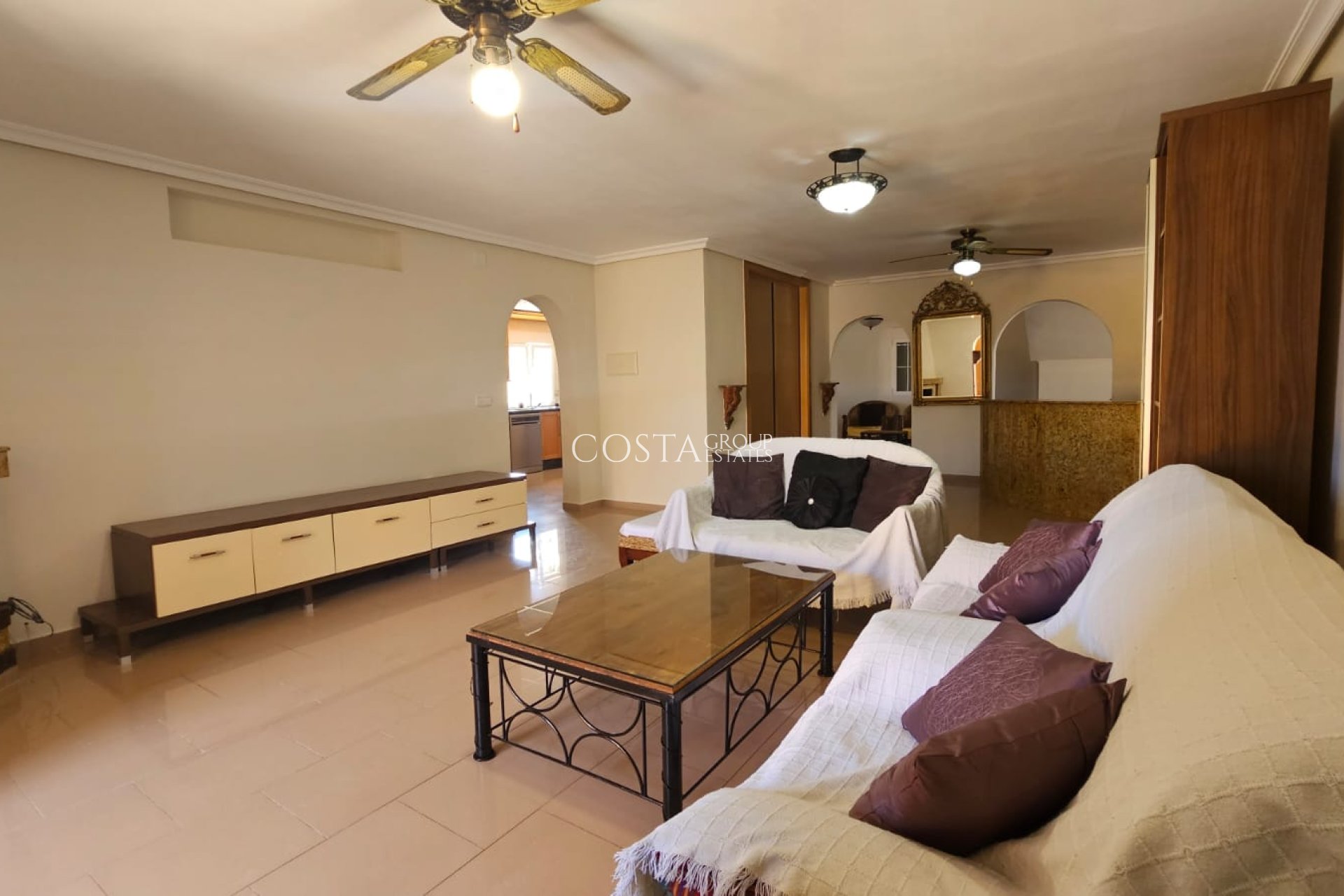 Resale - Villa -
Los Alcazares