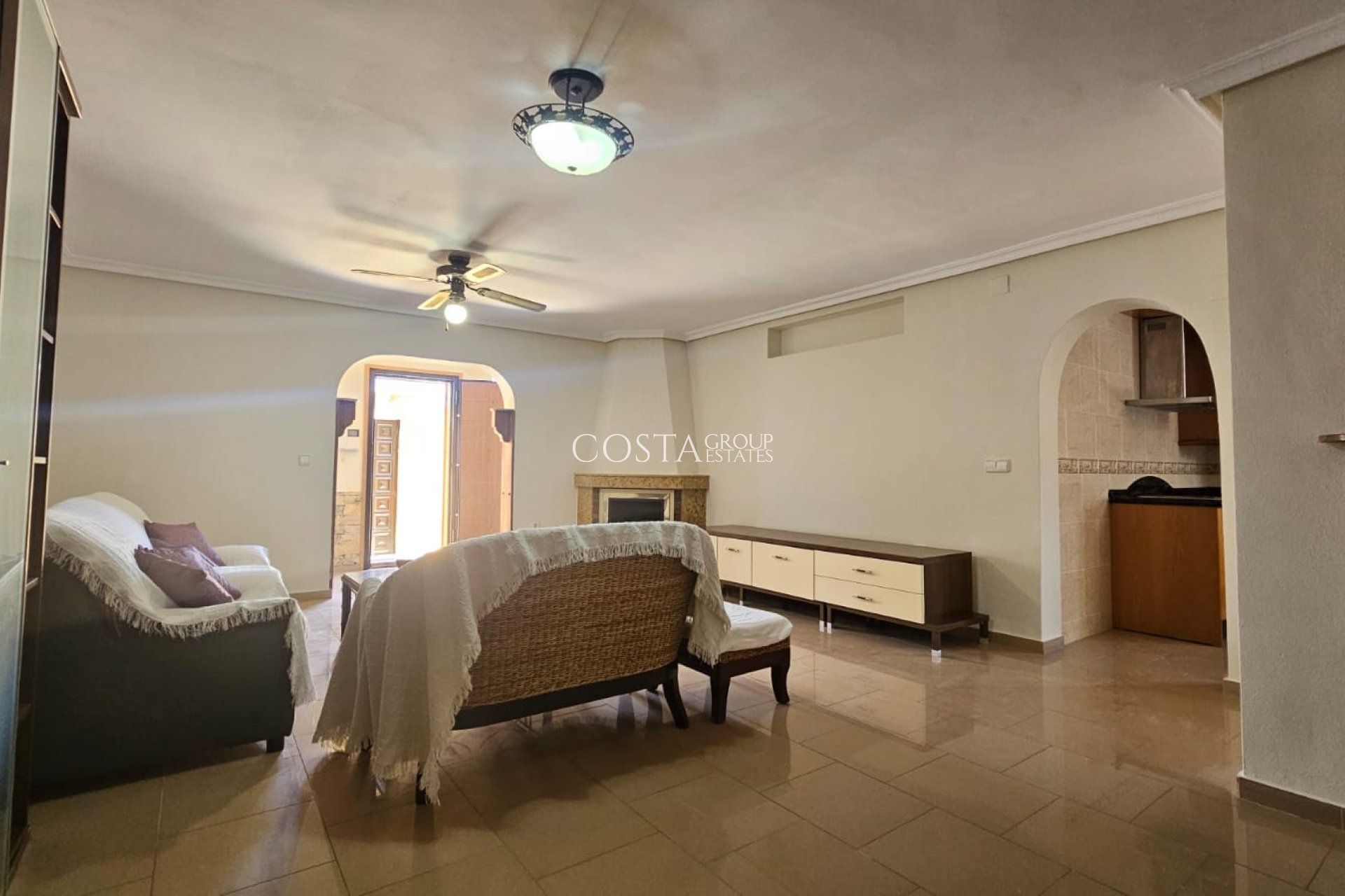 Resale - Villa -
Los Alcazares