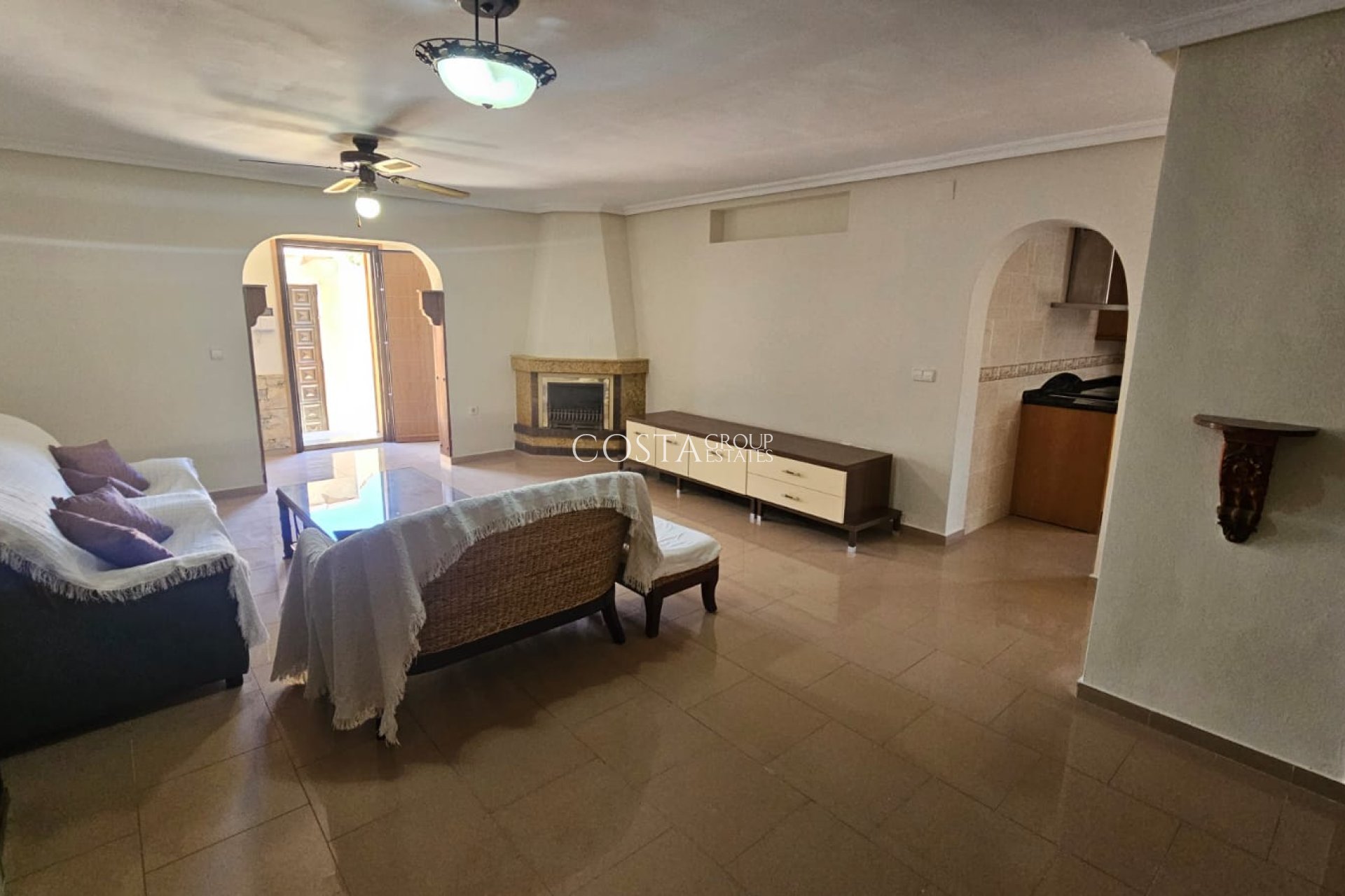 Resale - Villa -
Los Alcazares