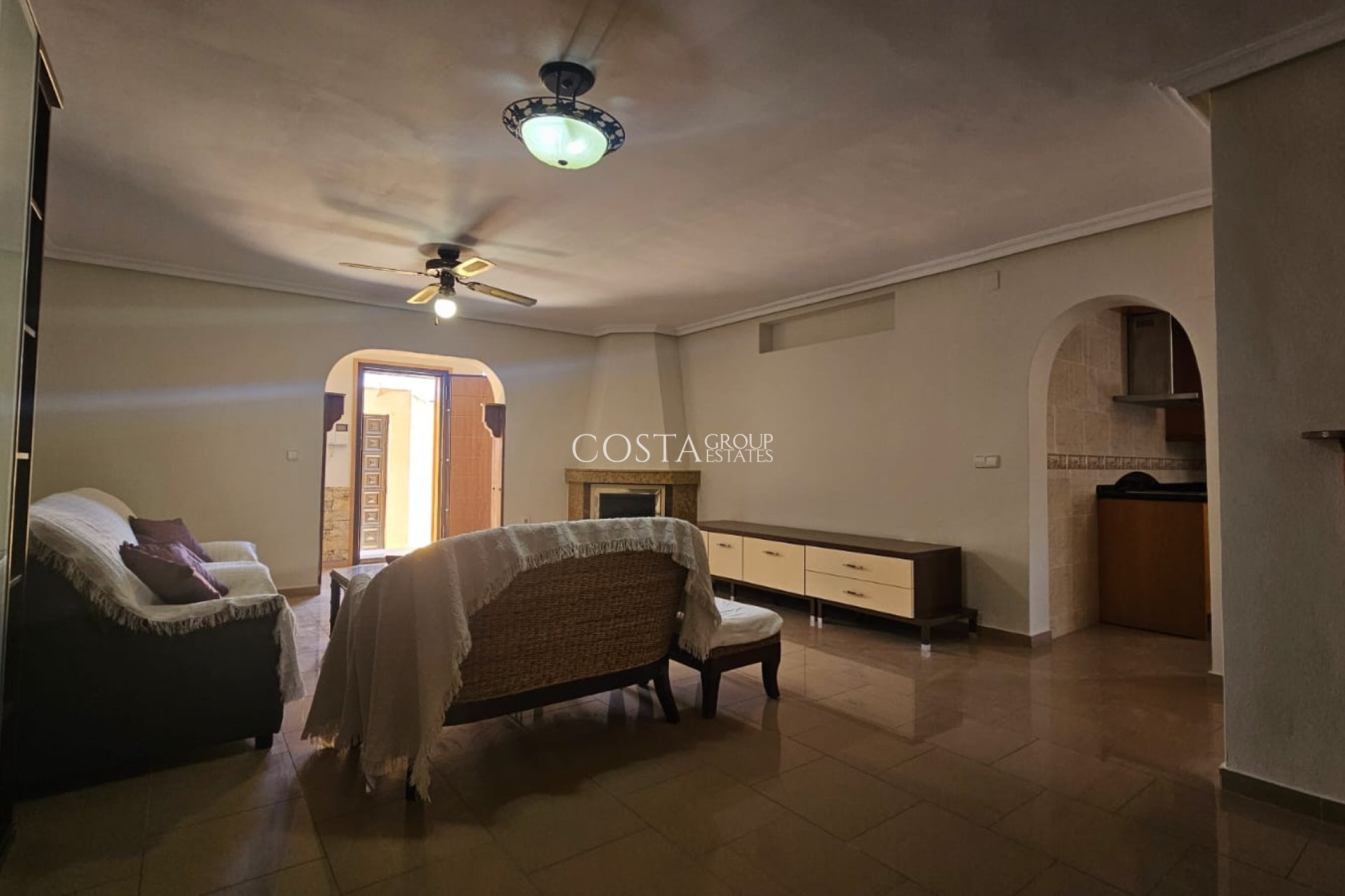 Resale - Villa -
Los Alcazares