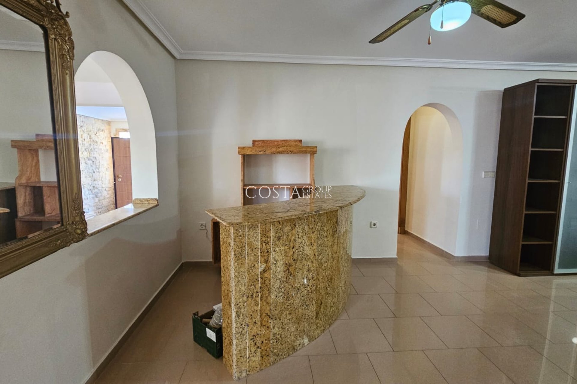 Resale - Villa -
Los Alcazares