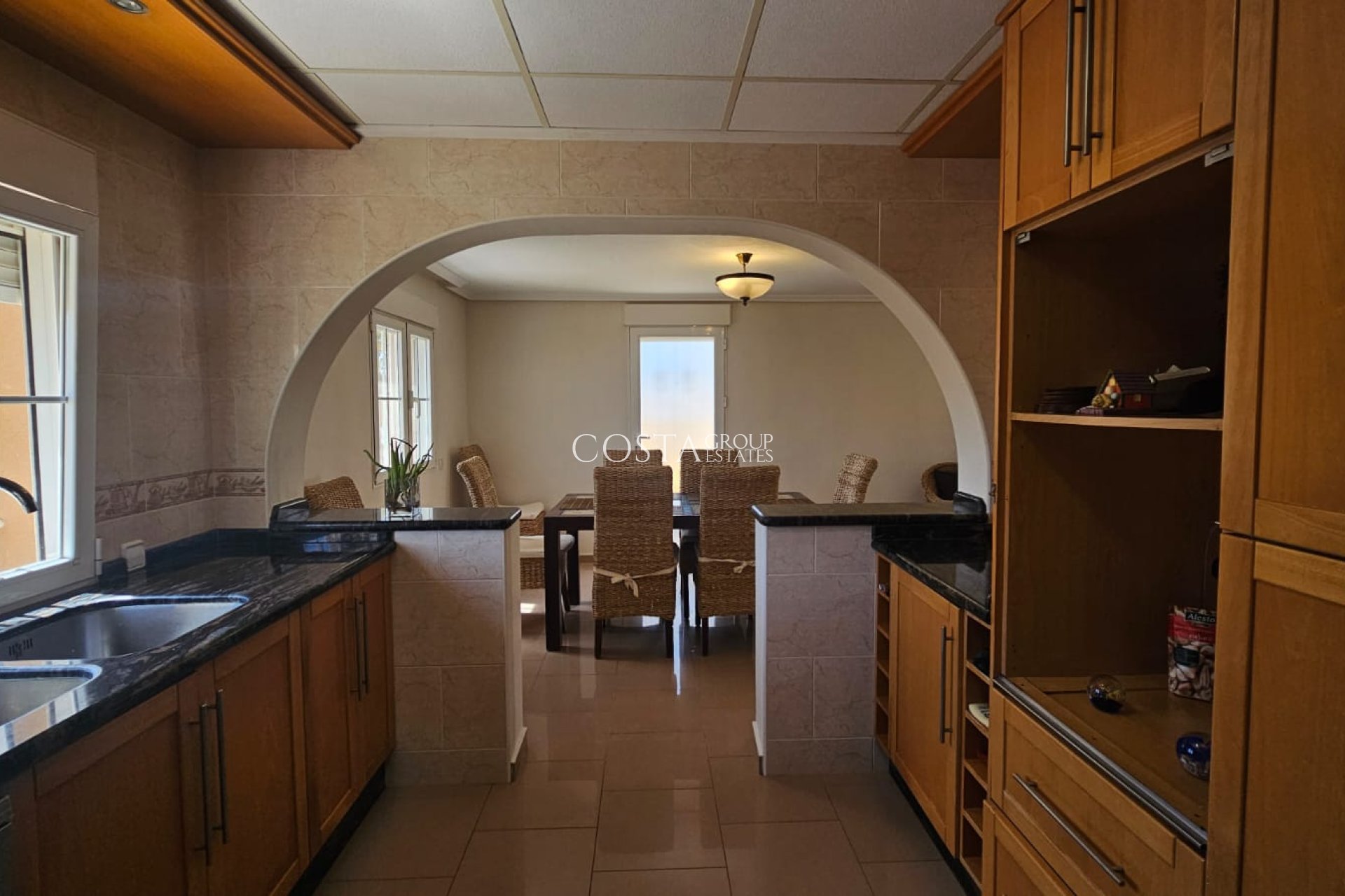 Resale - Villa -
Los Alcazares