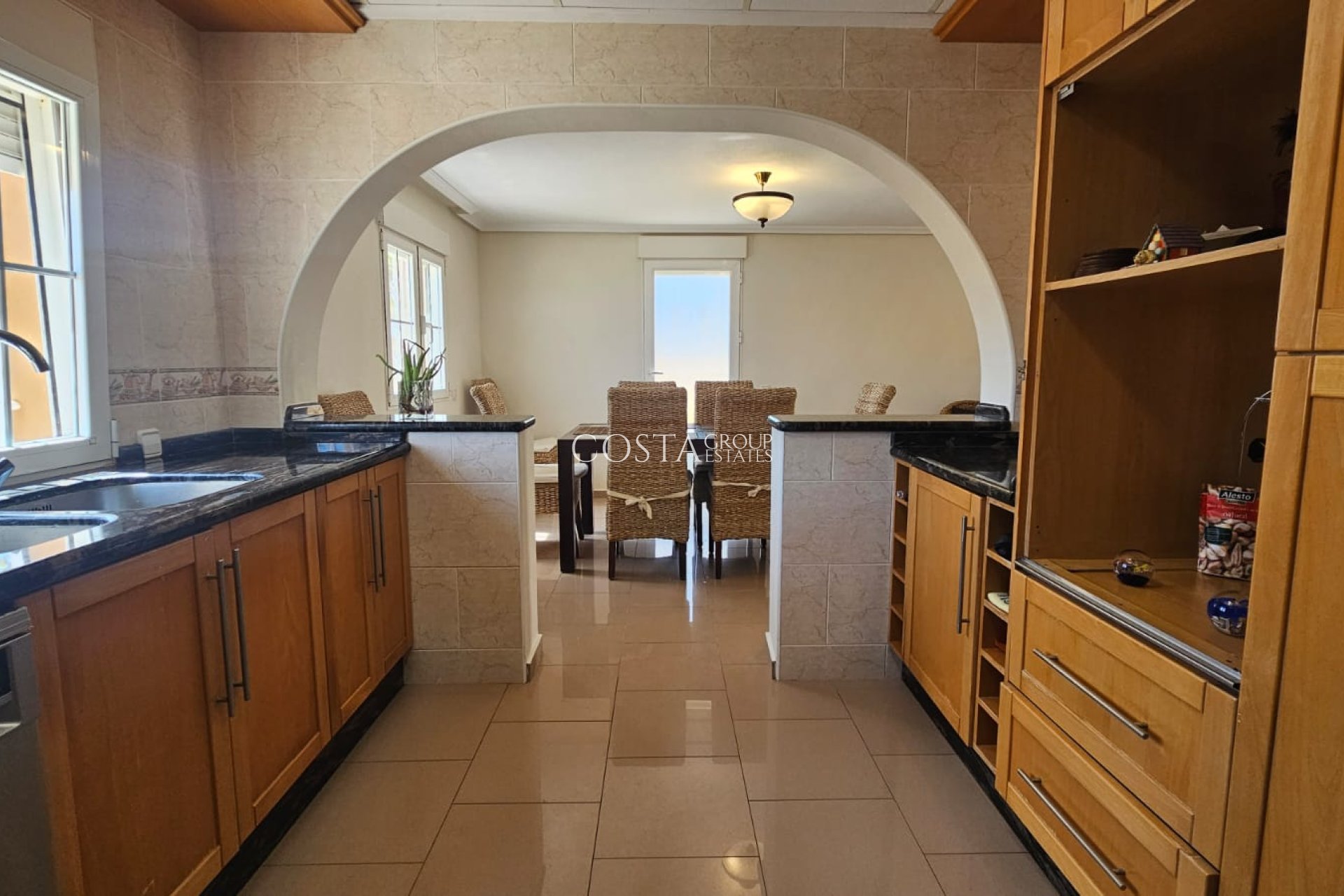 Resale - Villa -
Los Alcazares