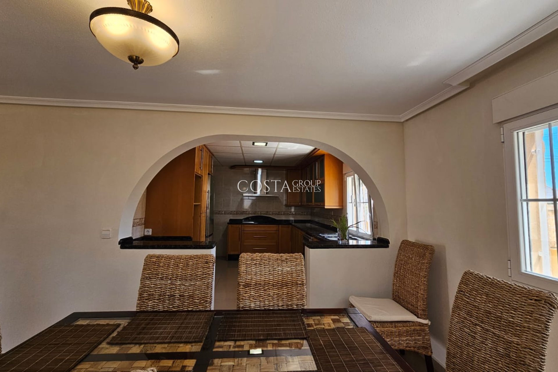 Resale - Villa -
Los Alcazares