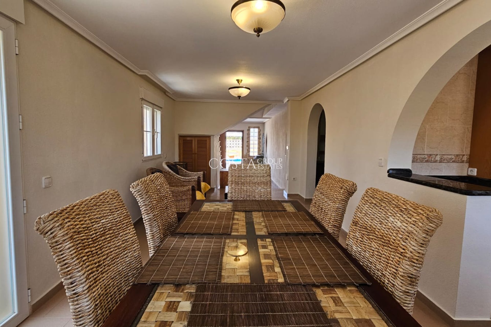 Resale - Villa -
Los Alcazares