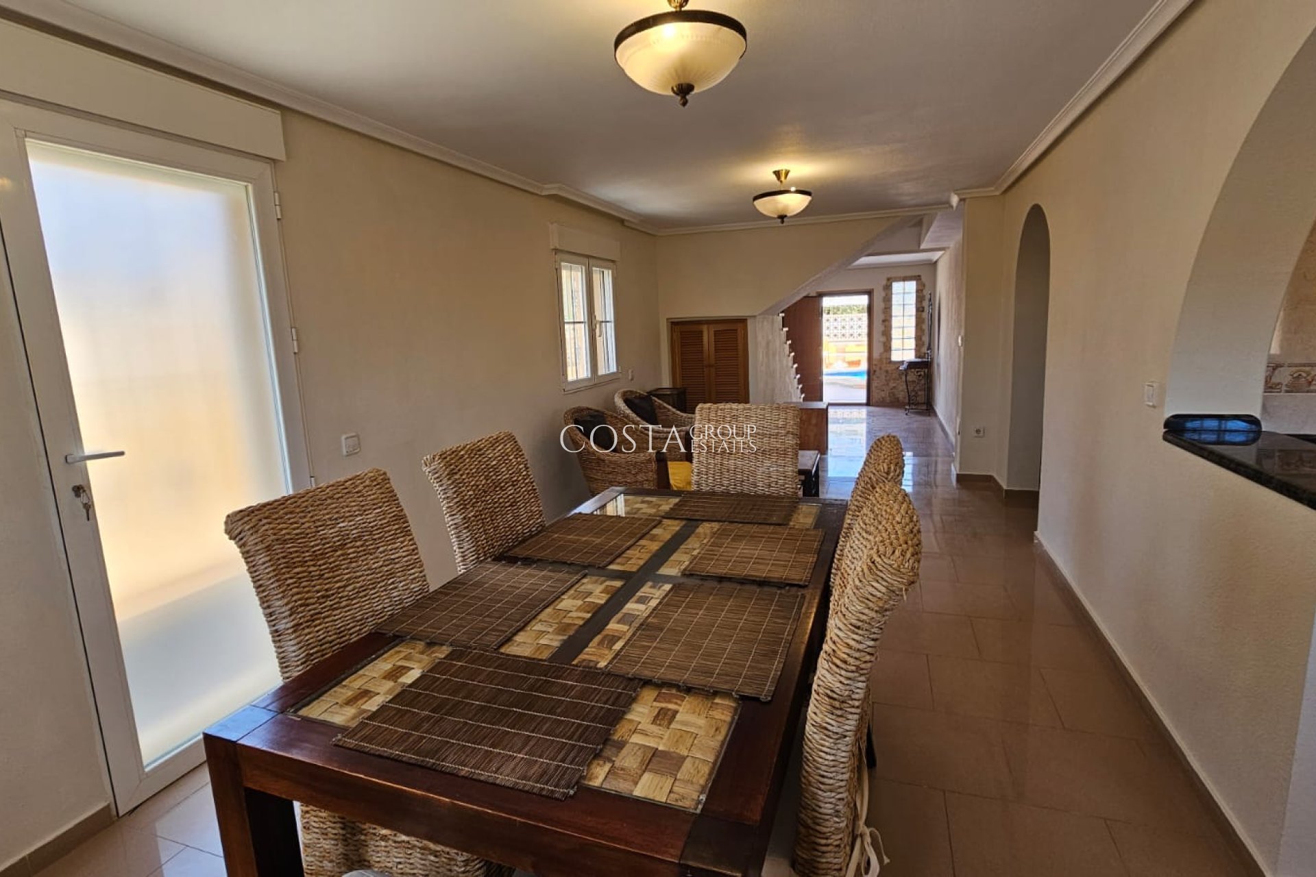 Resale - Villa -
Los Alcazares