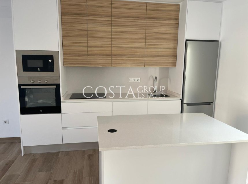 Resale - Villa -
Los Alcazares