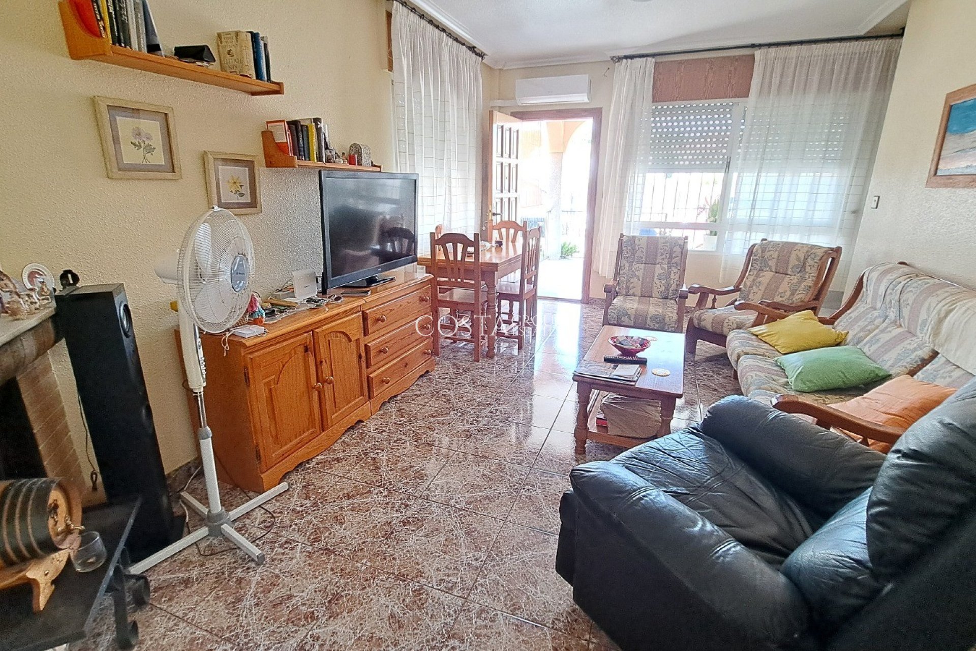 Resale - Villa -
Los Alcazares