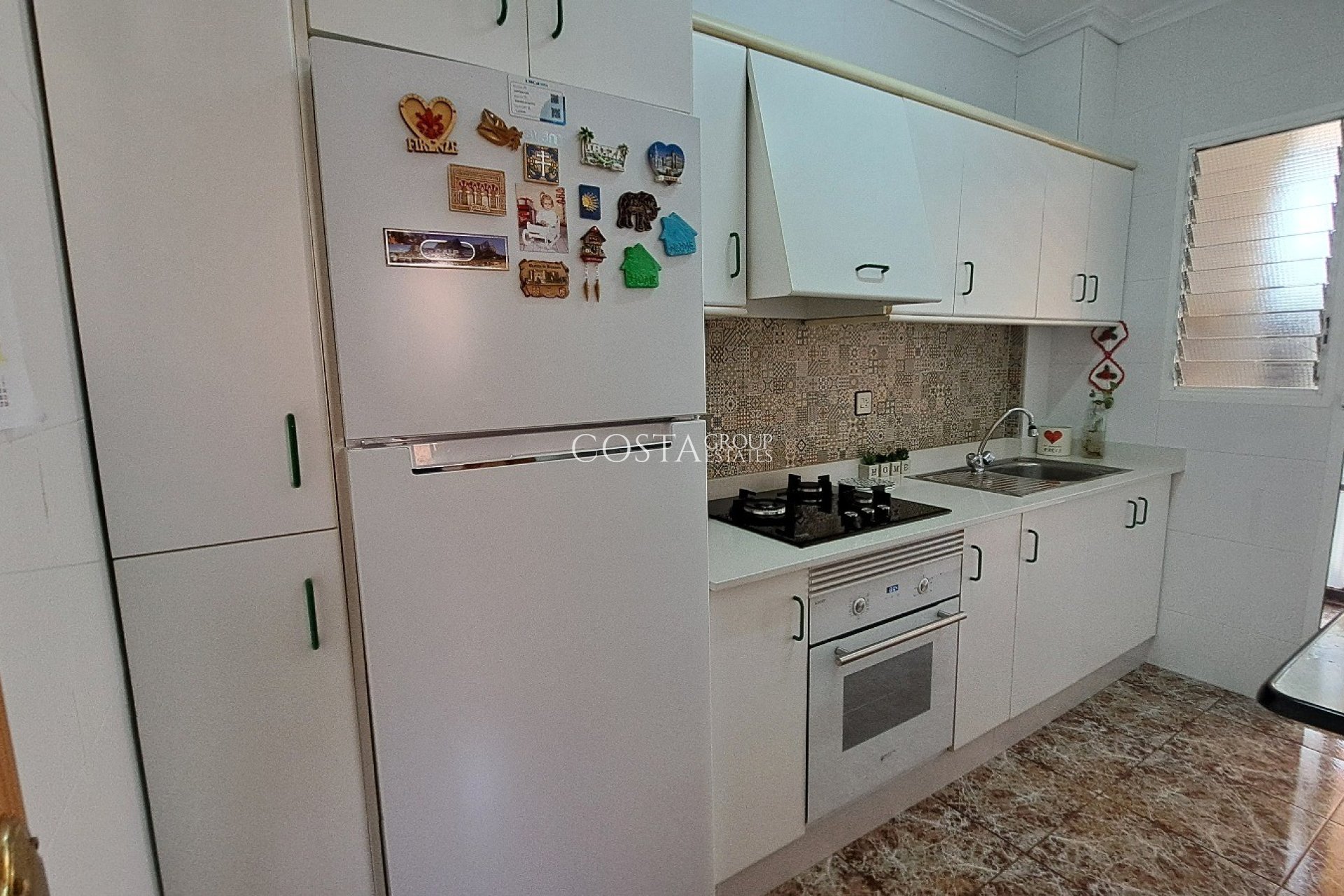 Resale - Villa -
Los Alcazares